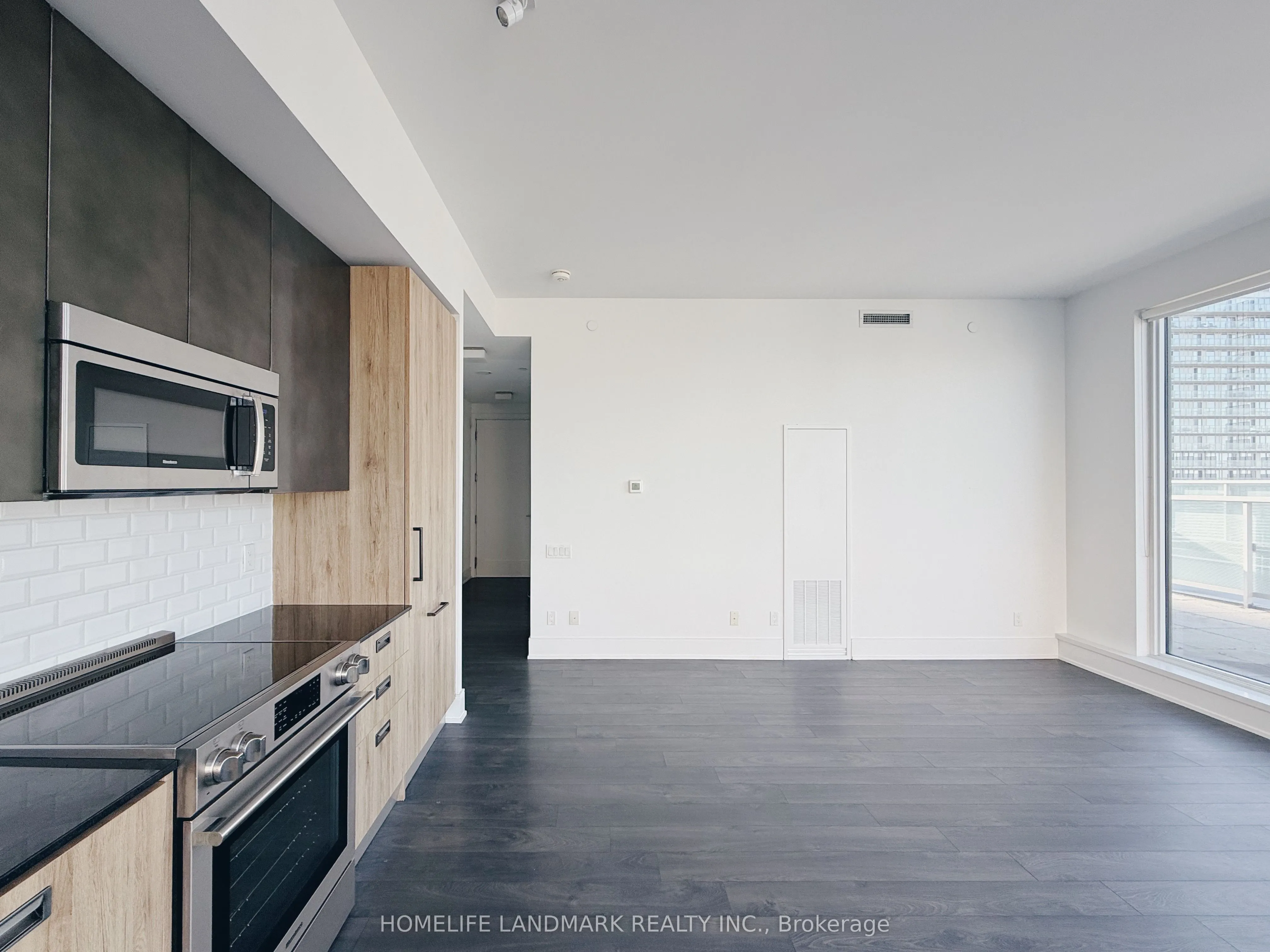 28 Wellesley Street E, #PH3705