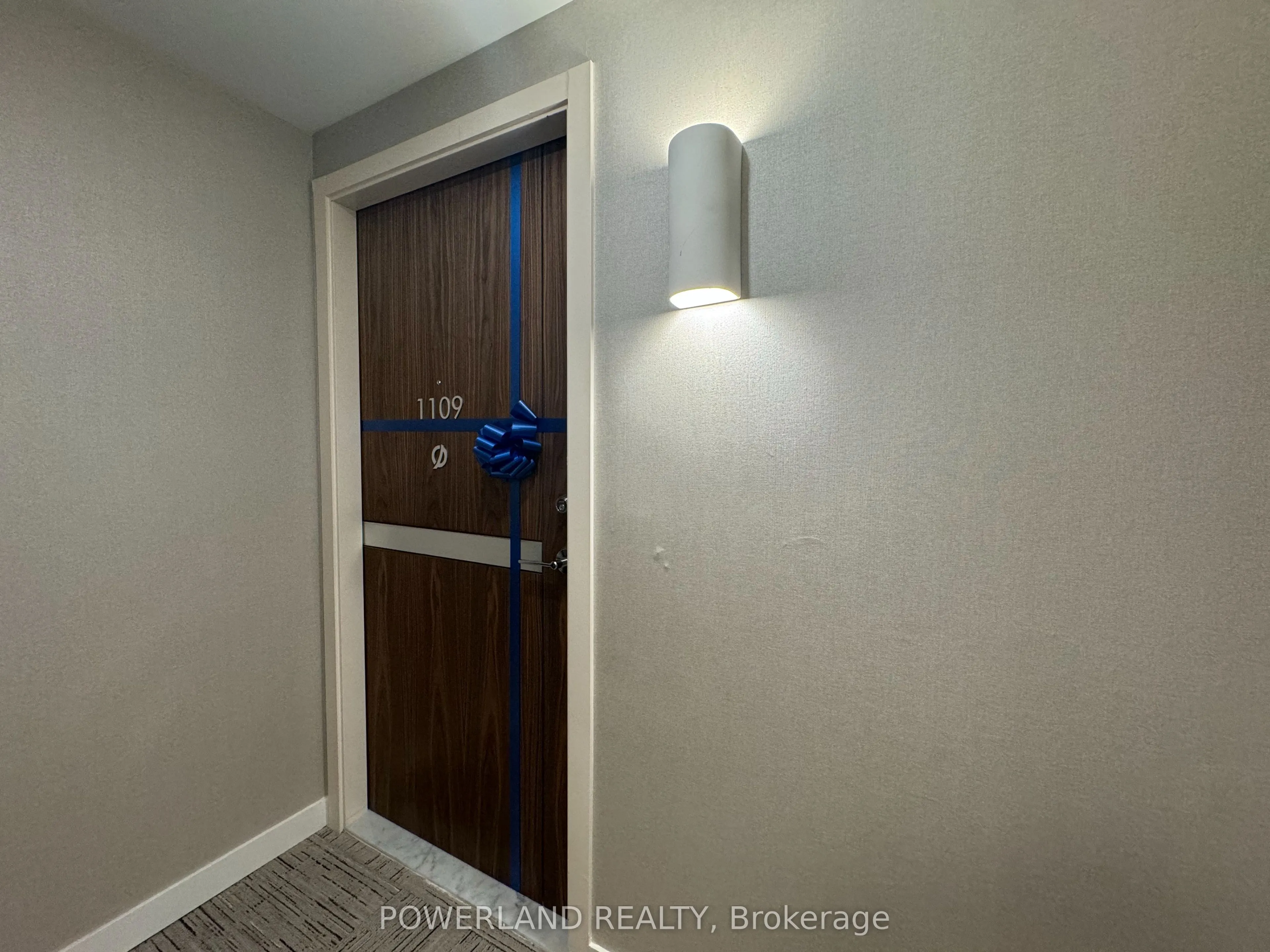 27 Mcmahon Drive, #1109