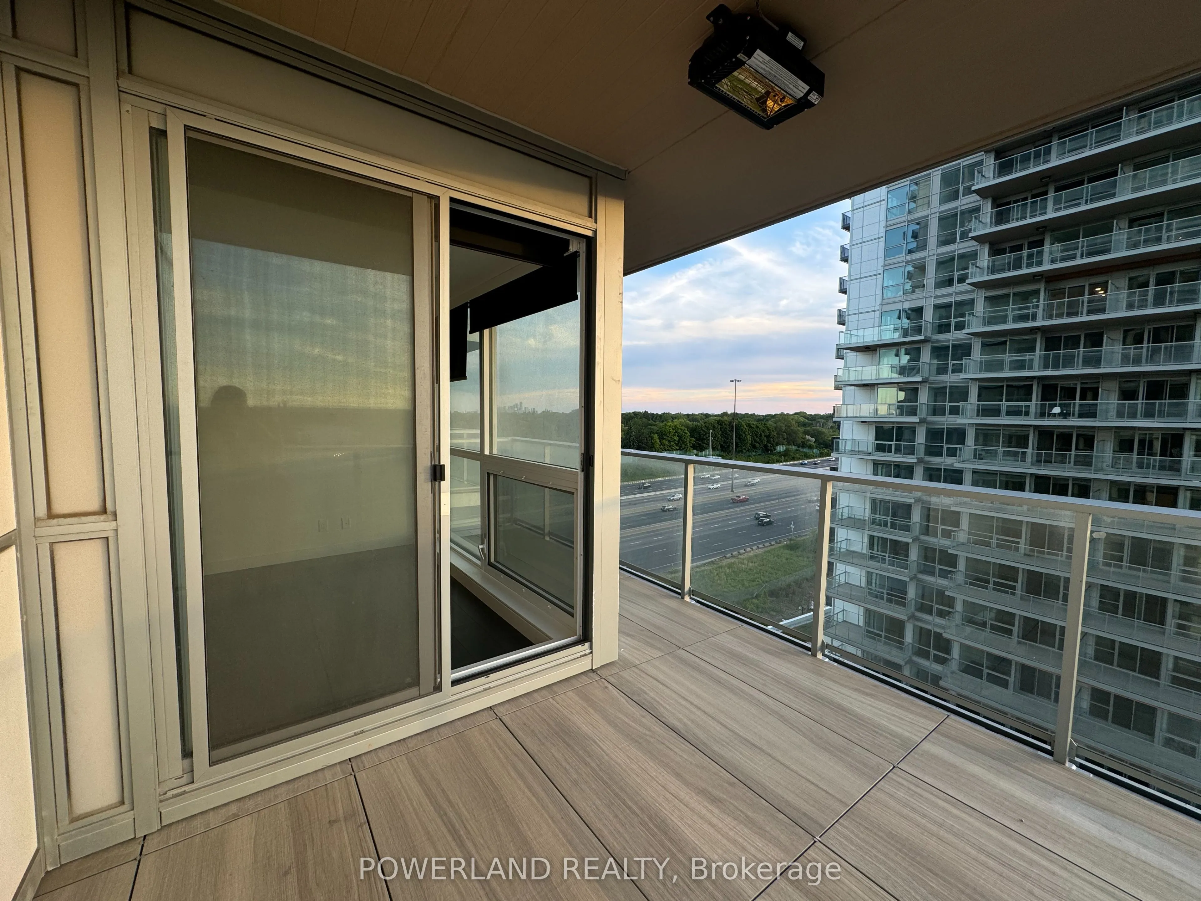 27 Mcmahon Drive, #1109