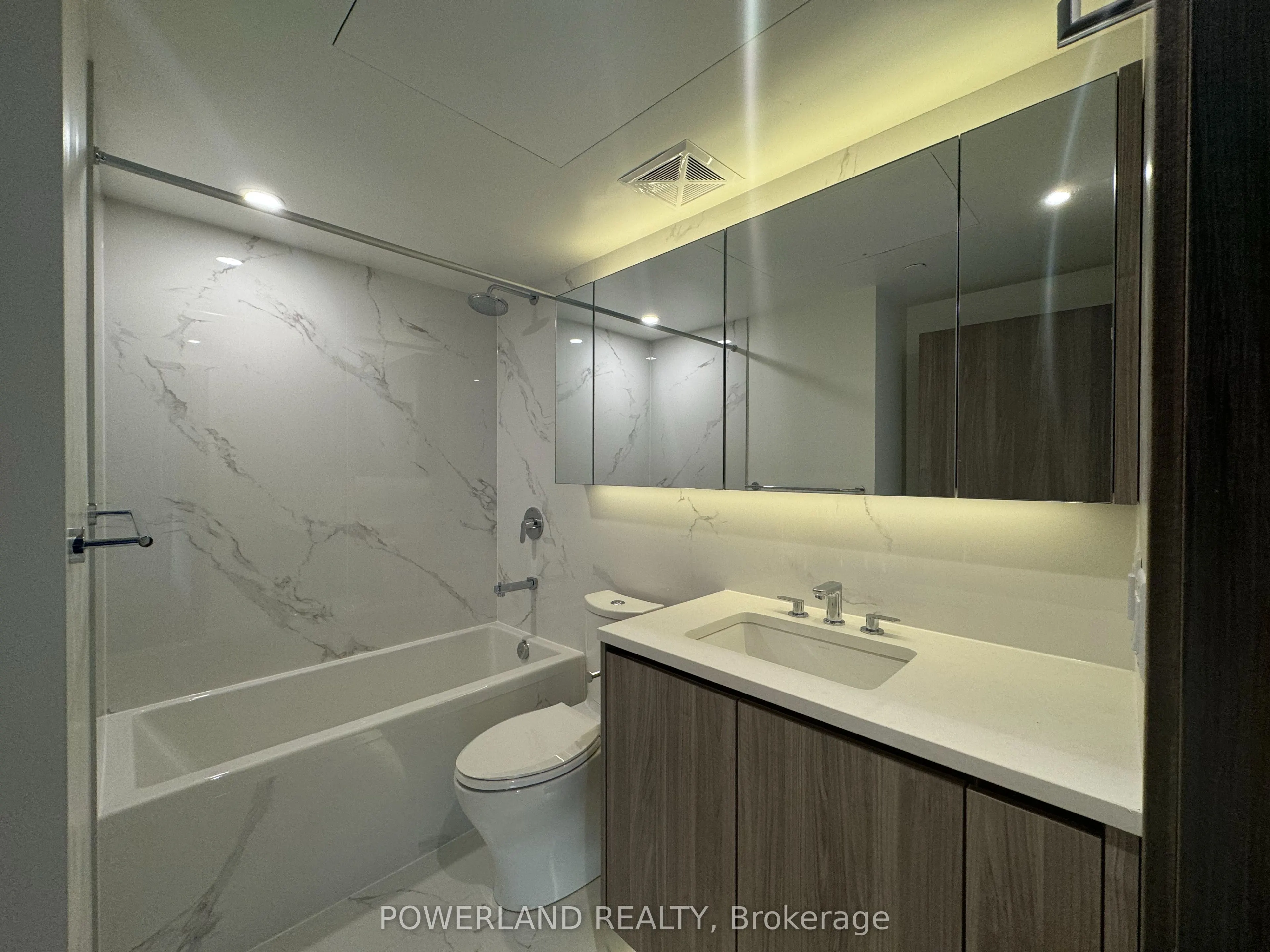 27 Mcmahon Drive, #1109