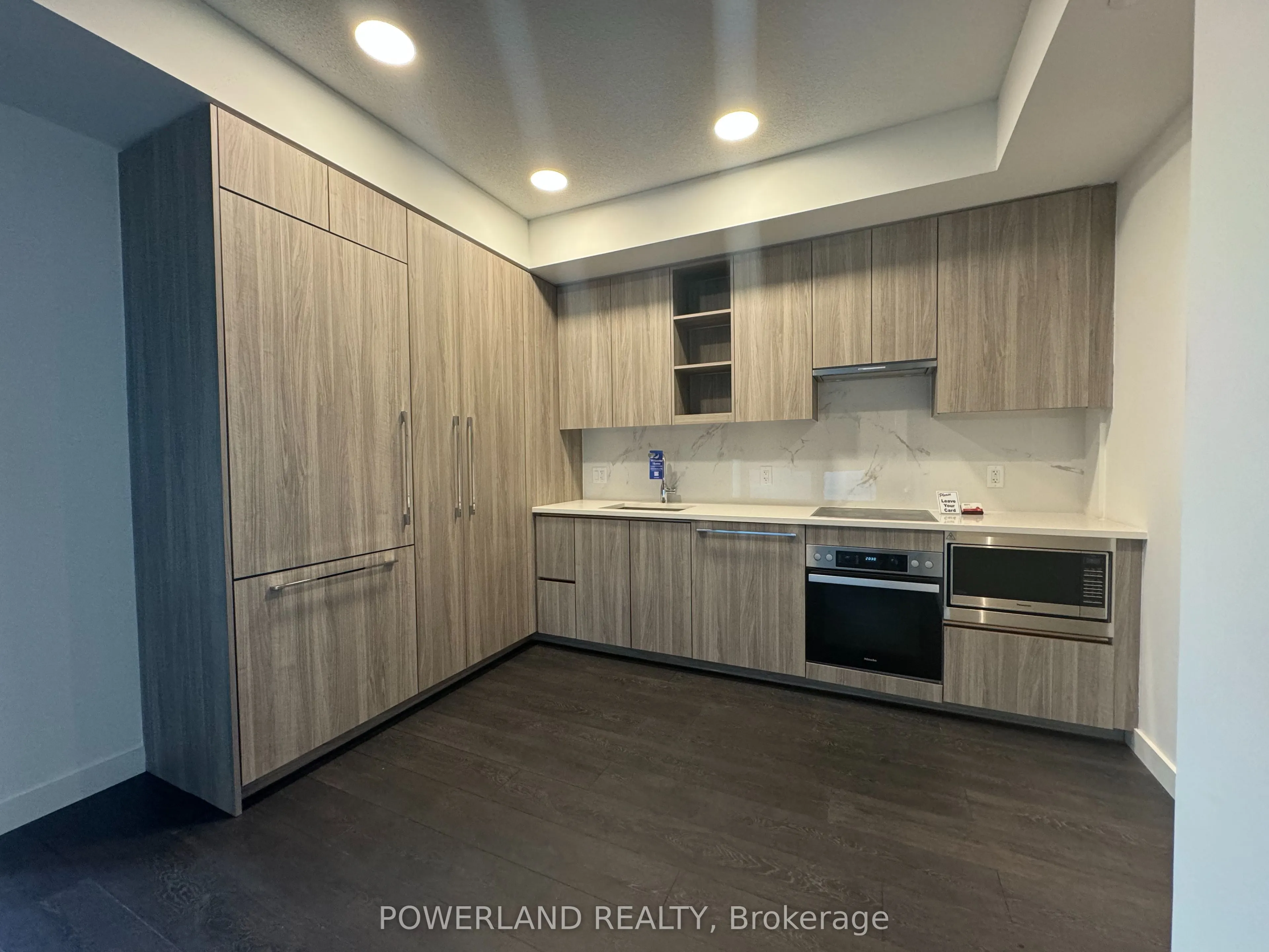 27 Mcmahon Drive, #1109