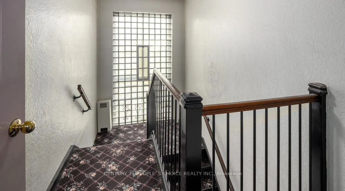 869 Avenue Road, #6