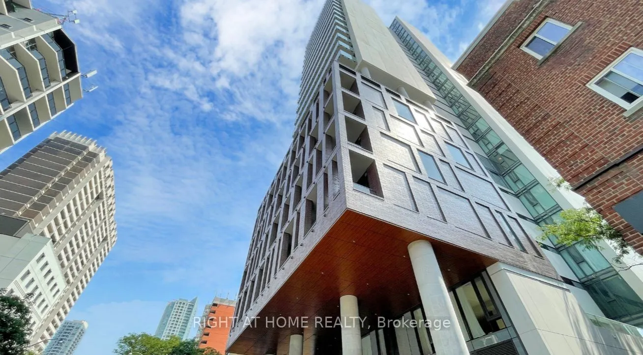 81 Wellesley Street E, #607