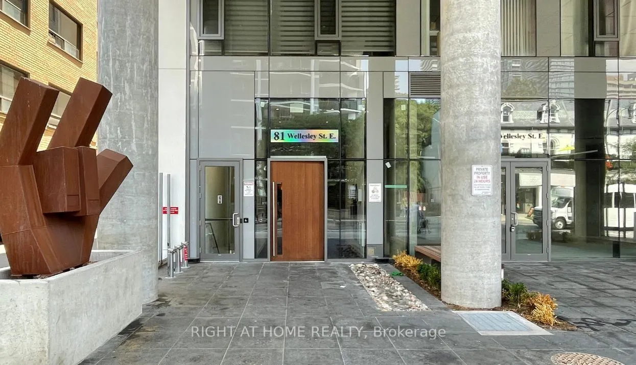 81 Wellesley Street E, #607