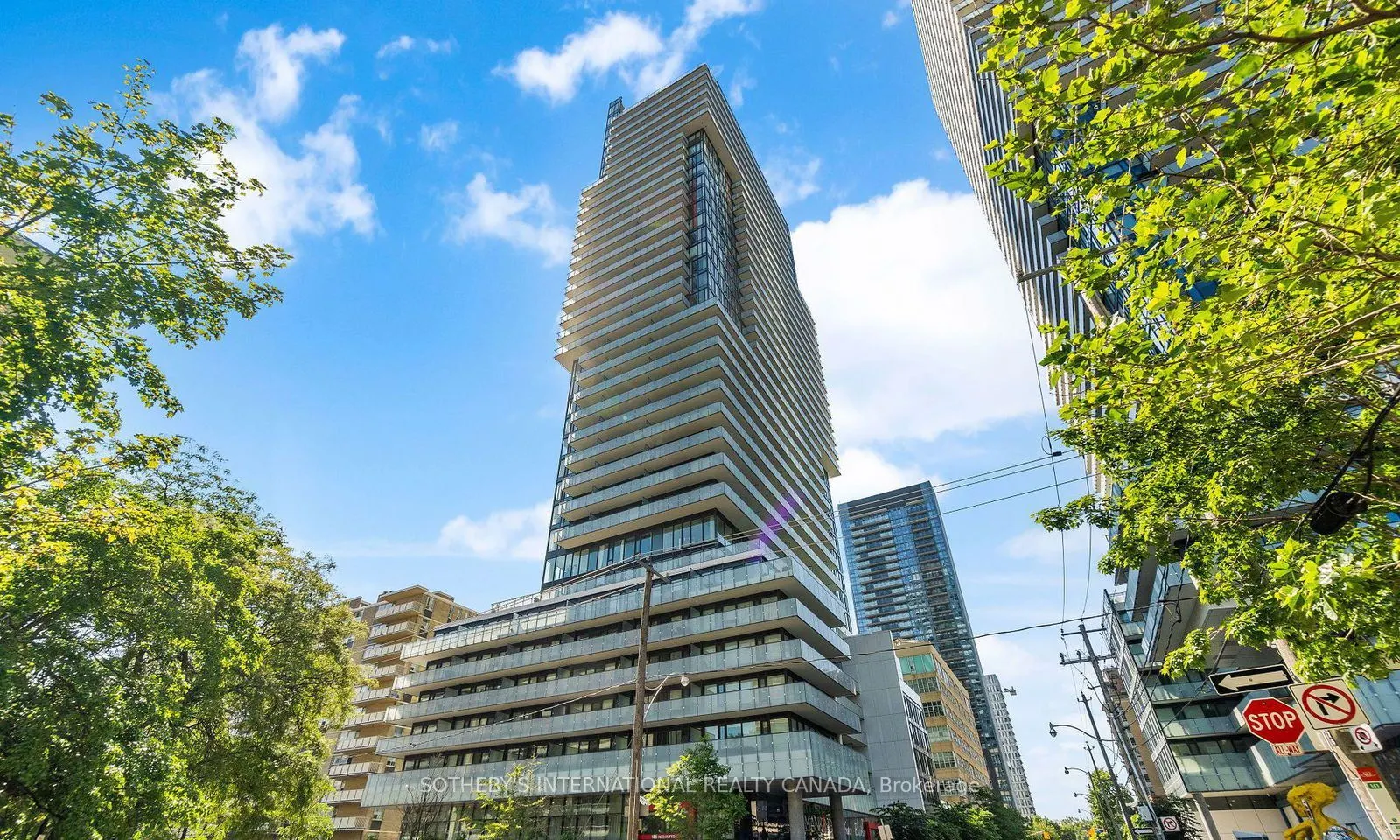 185 Roehampton Avenue, #1111