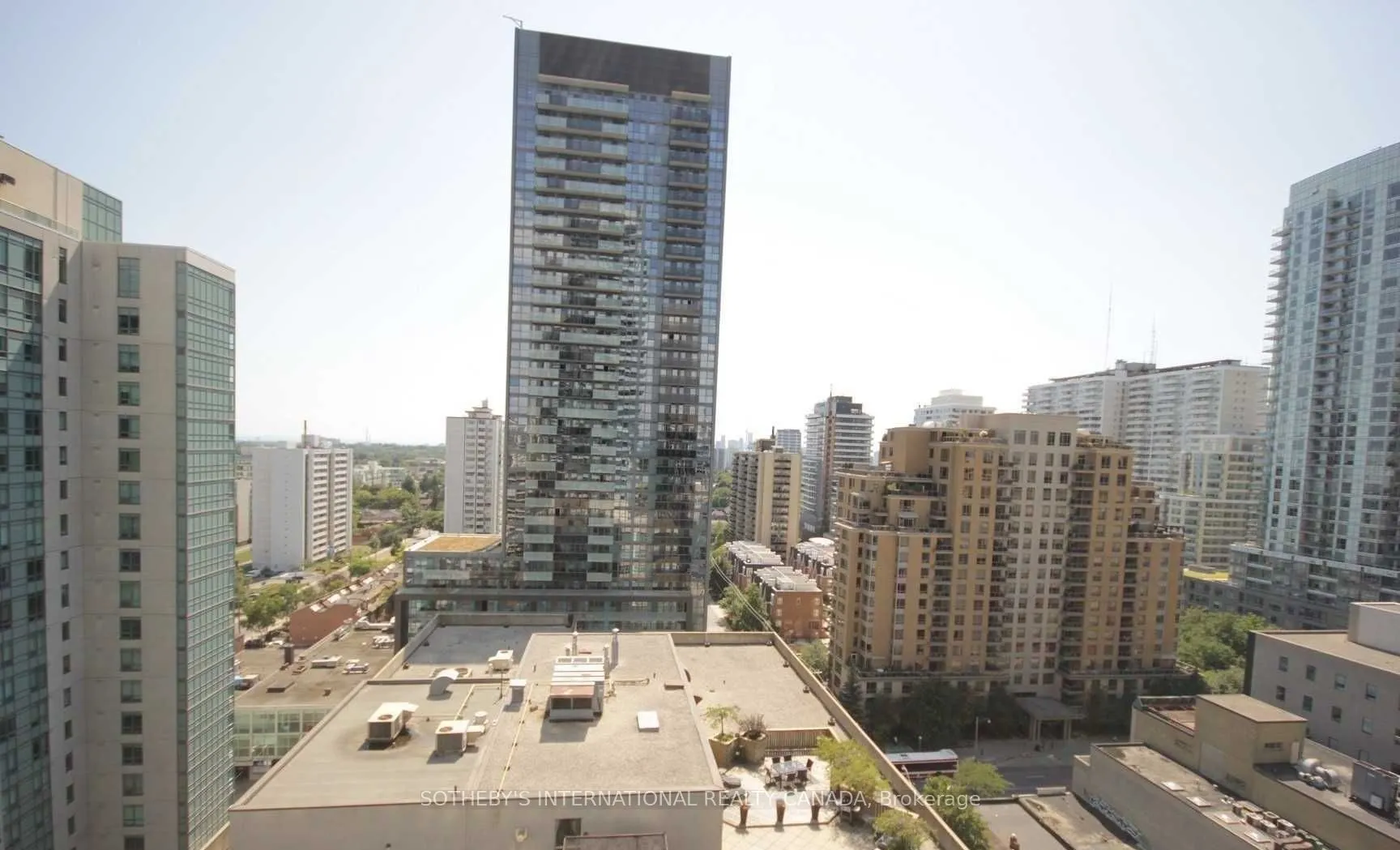 185 Roehampton Avenue, #1111