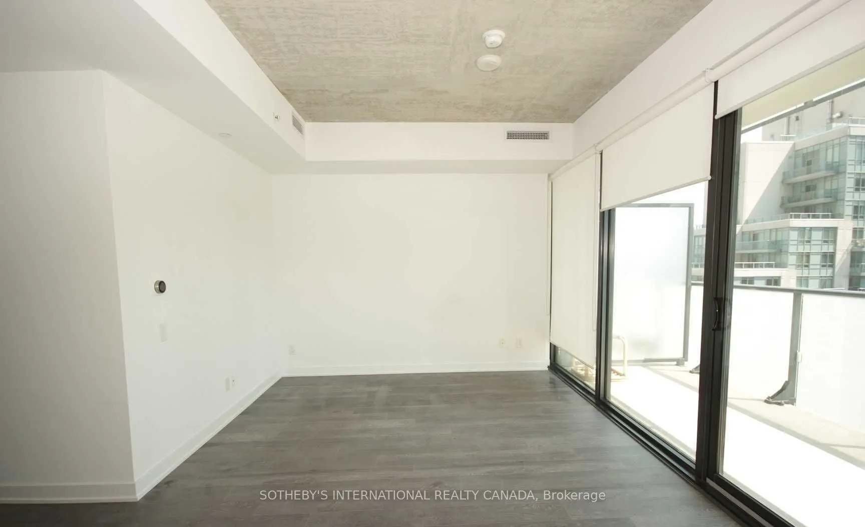 185 Roehampton Avenue, #1111