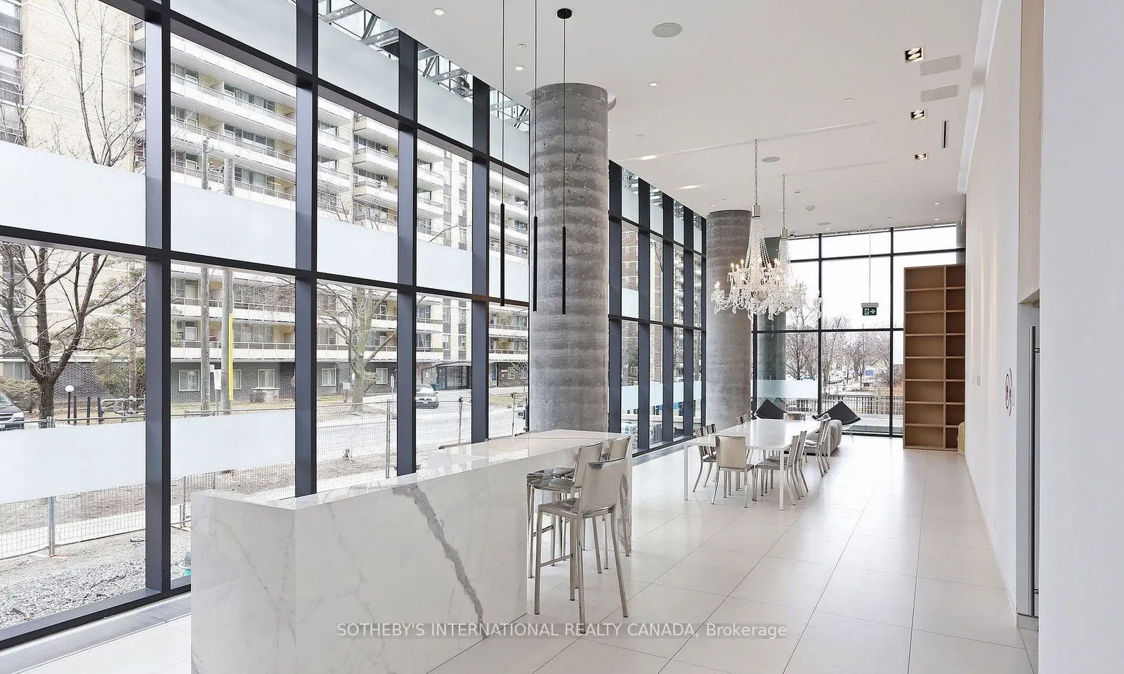 185 Roehampton Avenue, #1111