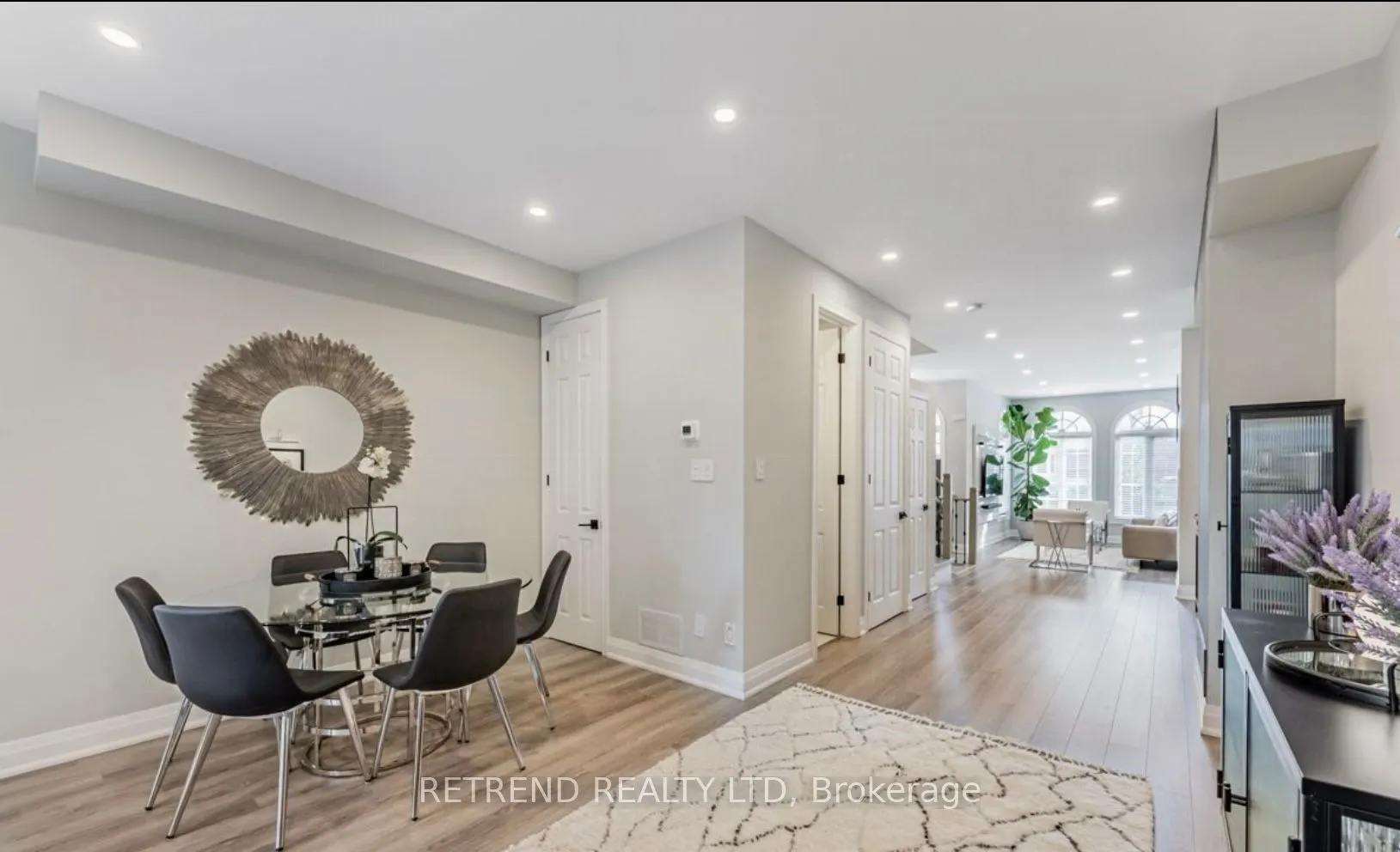 8H Hycrest Avenue