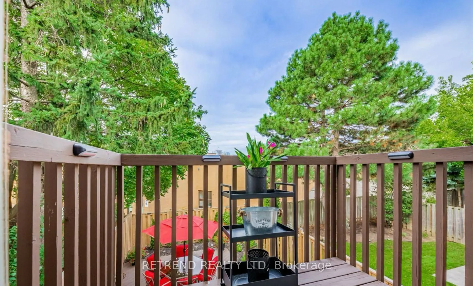 8H Hycrest Avenue