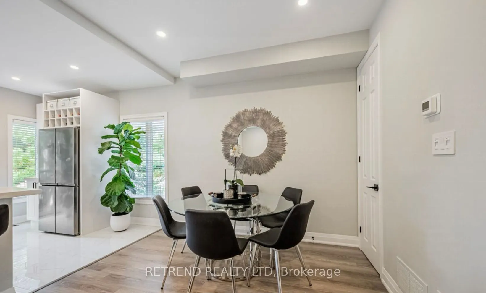 8H Hycrest Avenue