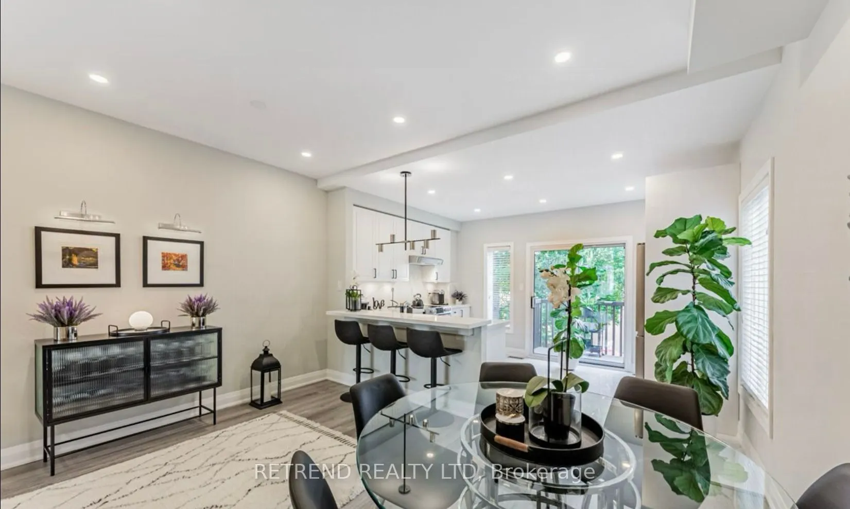 8H Hycrest Avenue