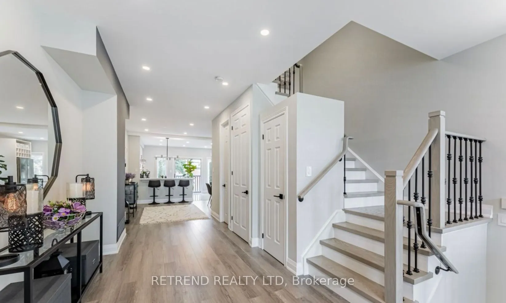 8H Hycrest Avenue