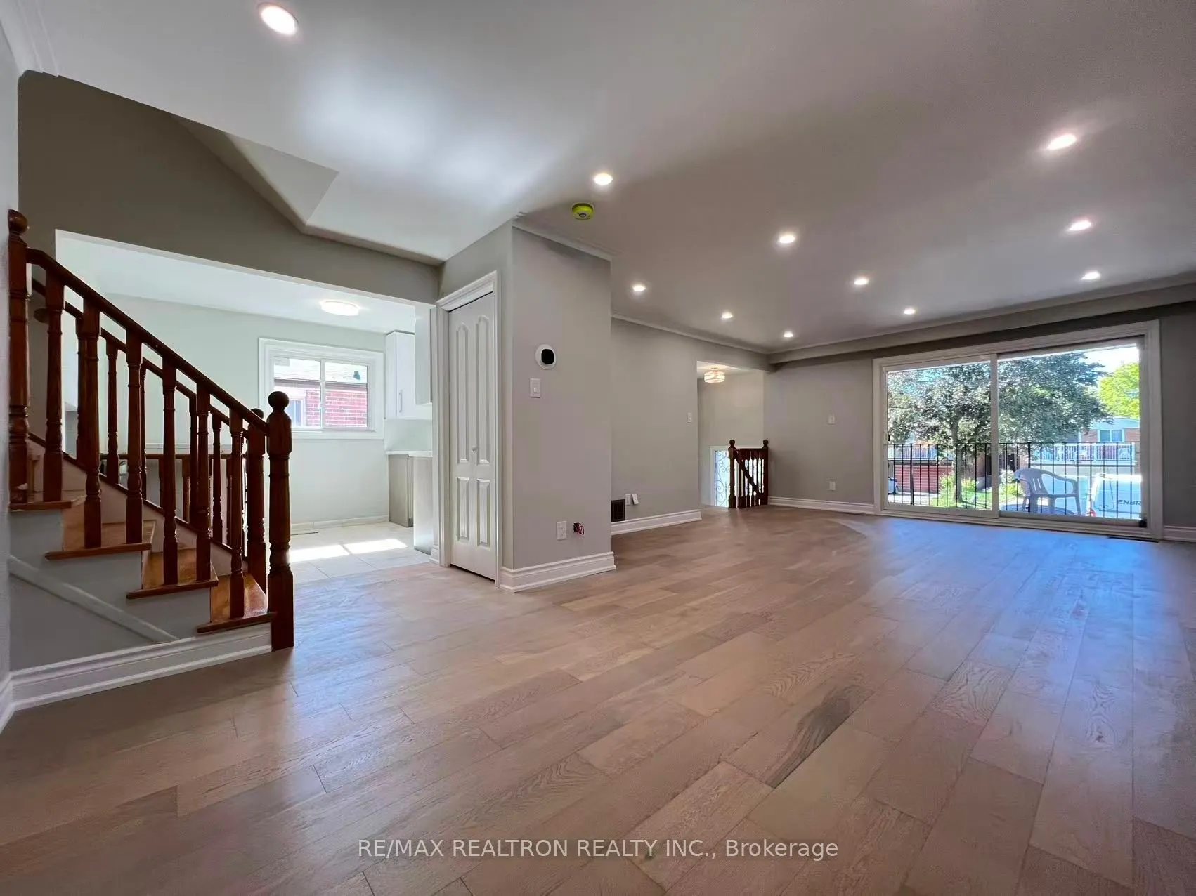 329 Cherokee Boulevard, #Upper