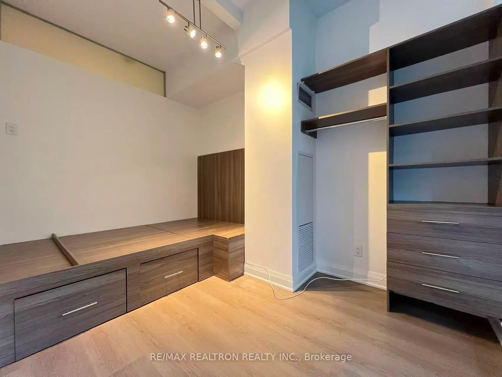 8 Charlotte Street, #214