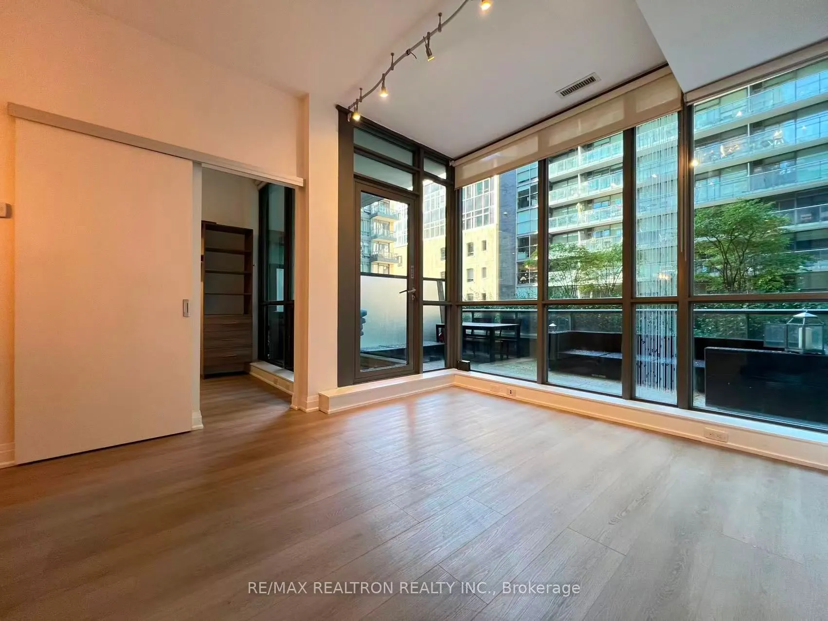 8 Charlotte Street, #214