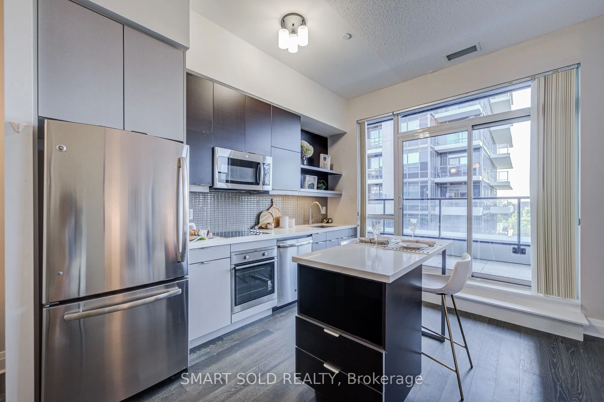 399 Spring Garden Avenue E, #624
