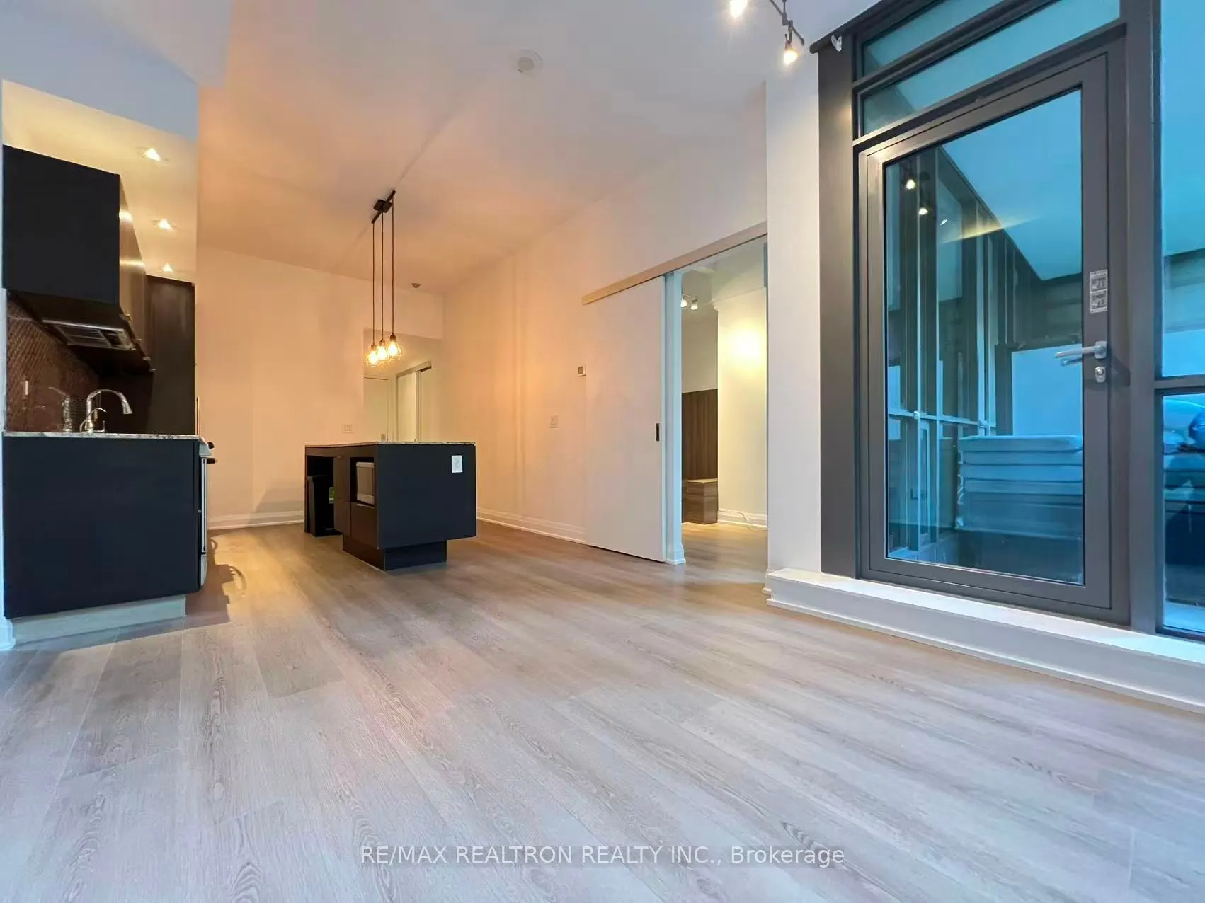 8 Charlotte Street, #214
