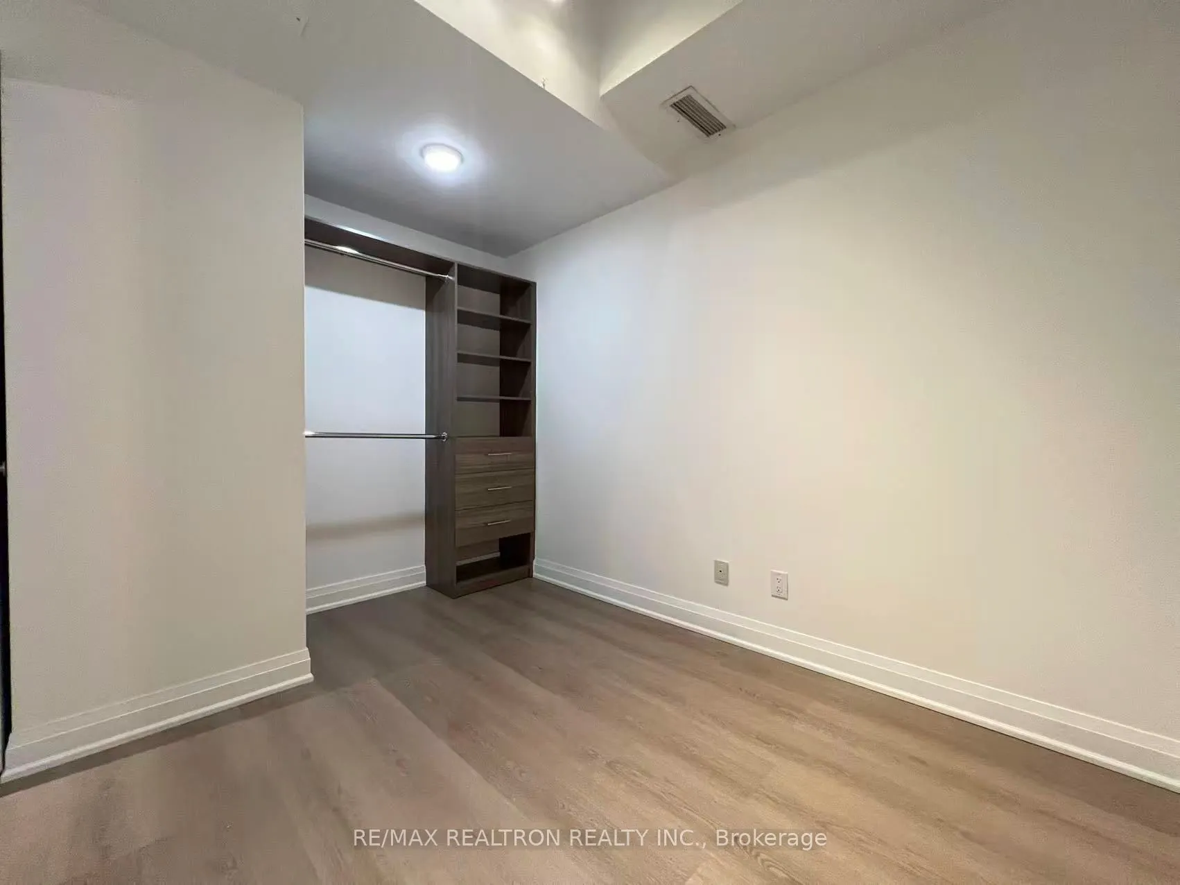 8 Charlotte Street, #214