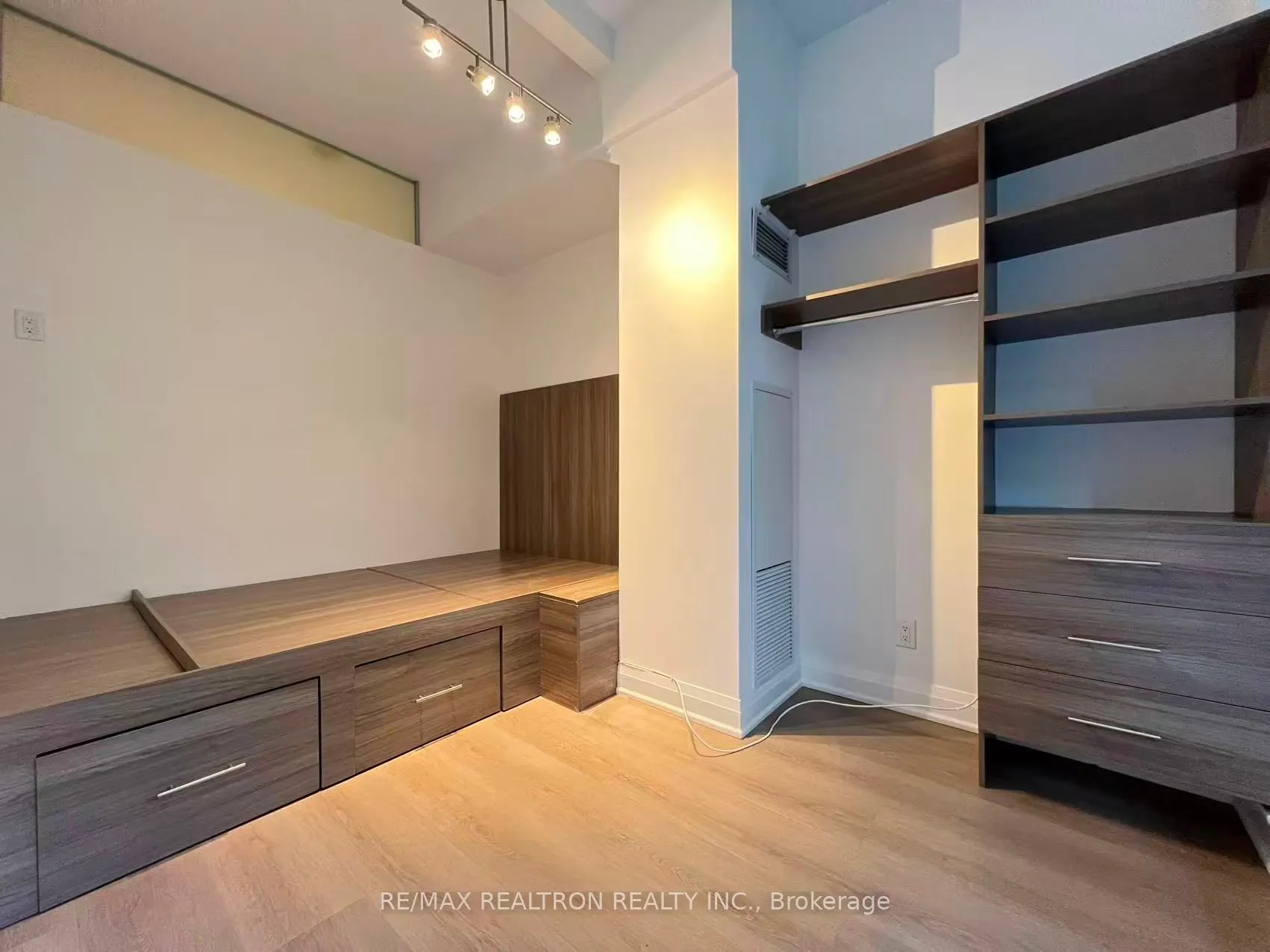 8 Charlotte Street, #214
