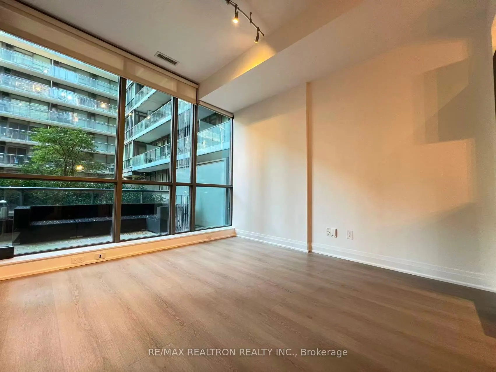 8 Charlotte Street, #214