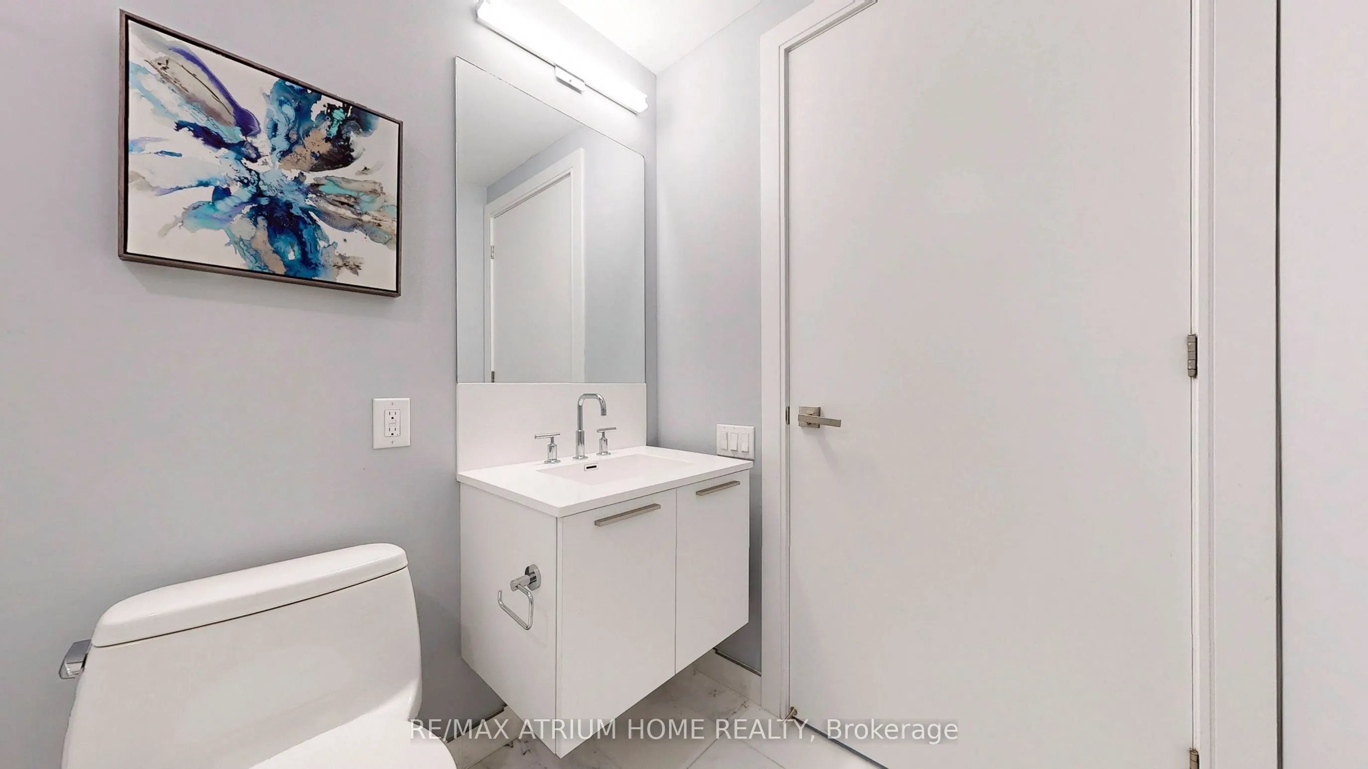 1 Gloucester Street, #715