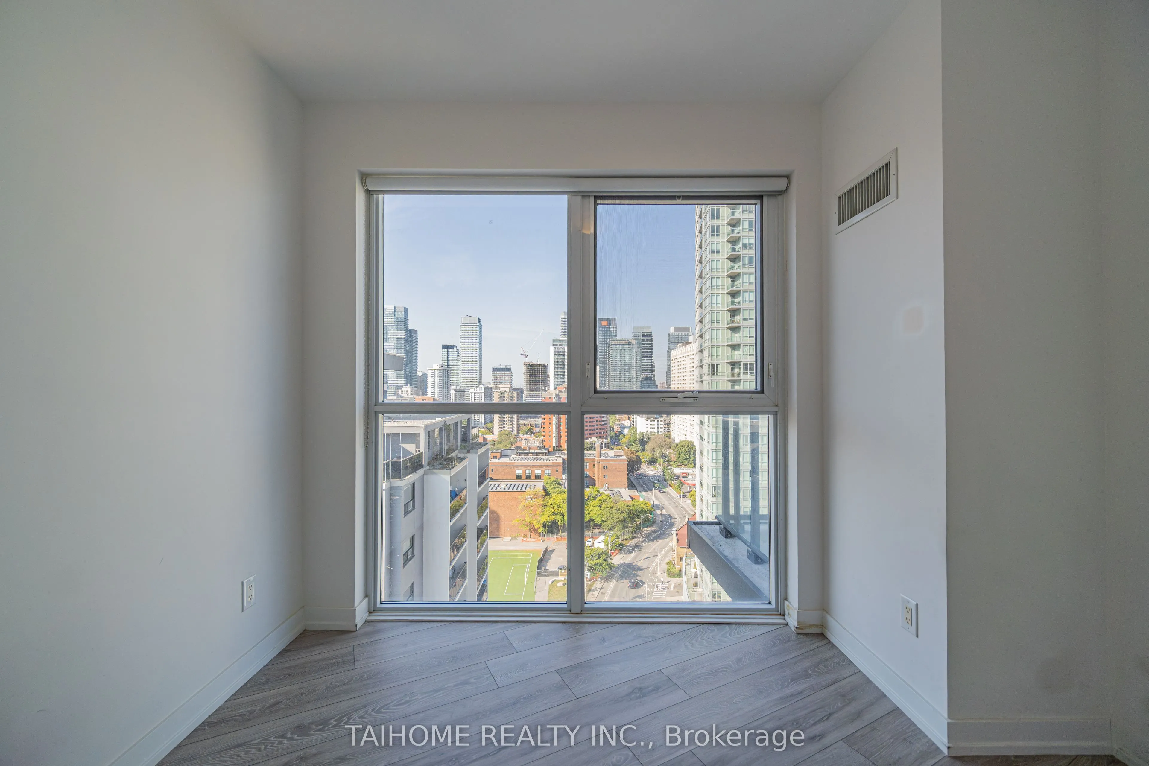 159 Wellesley Street E, #1509