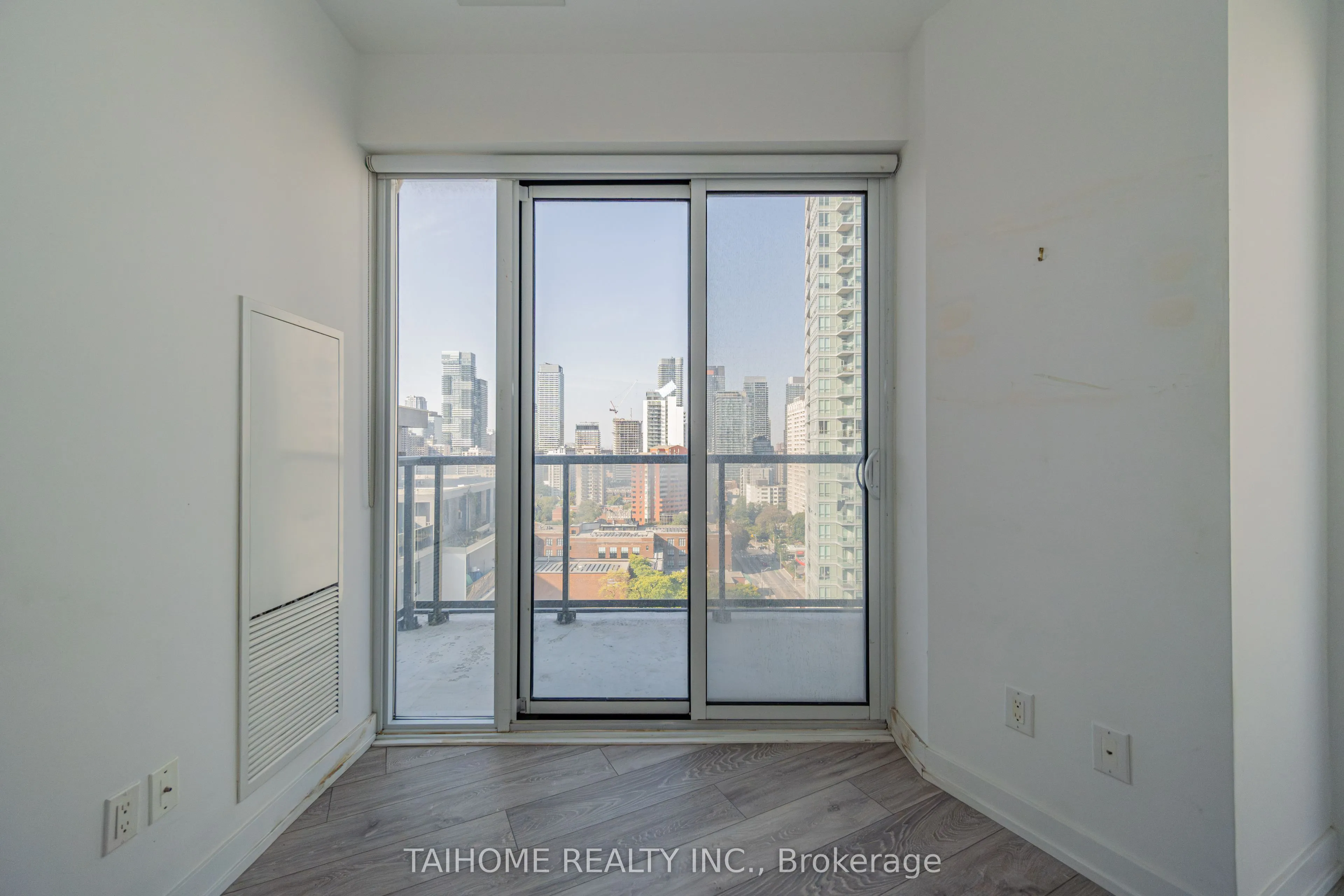159 Wellesley Street E, #1509