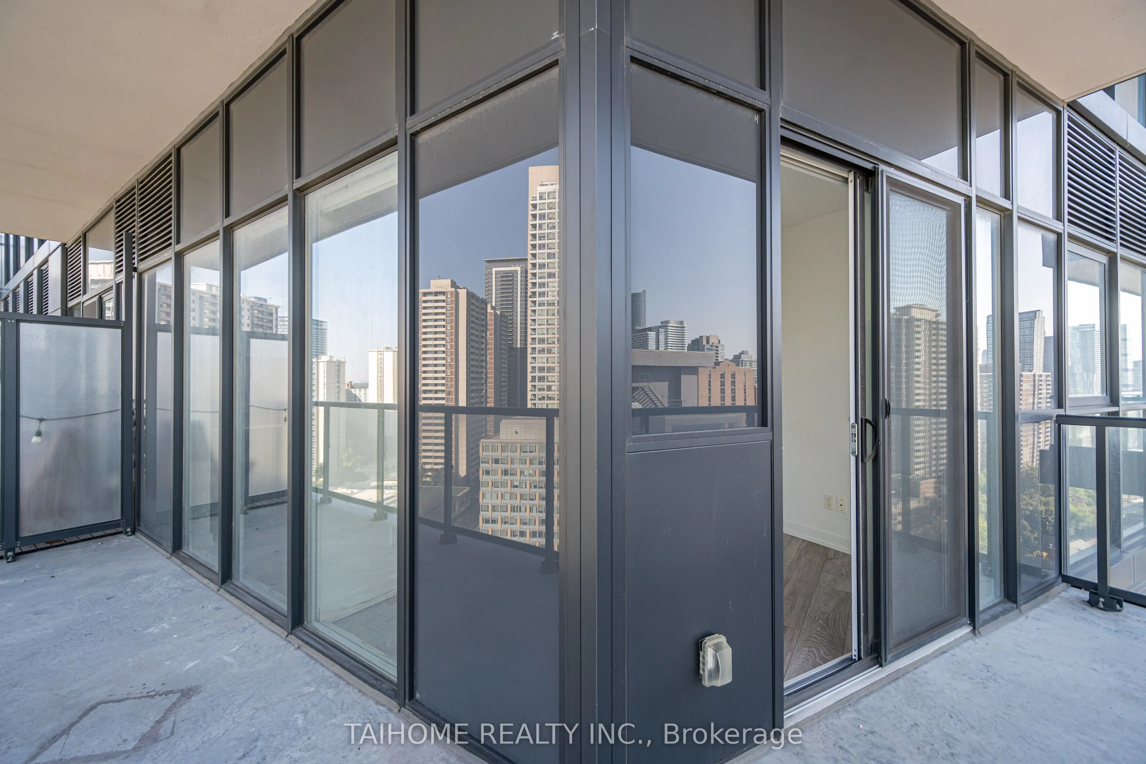 159 Wellesley Street E, #1509