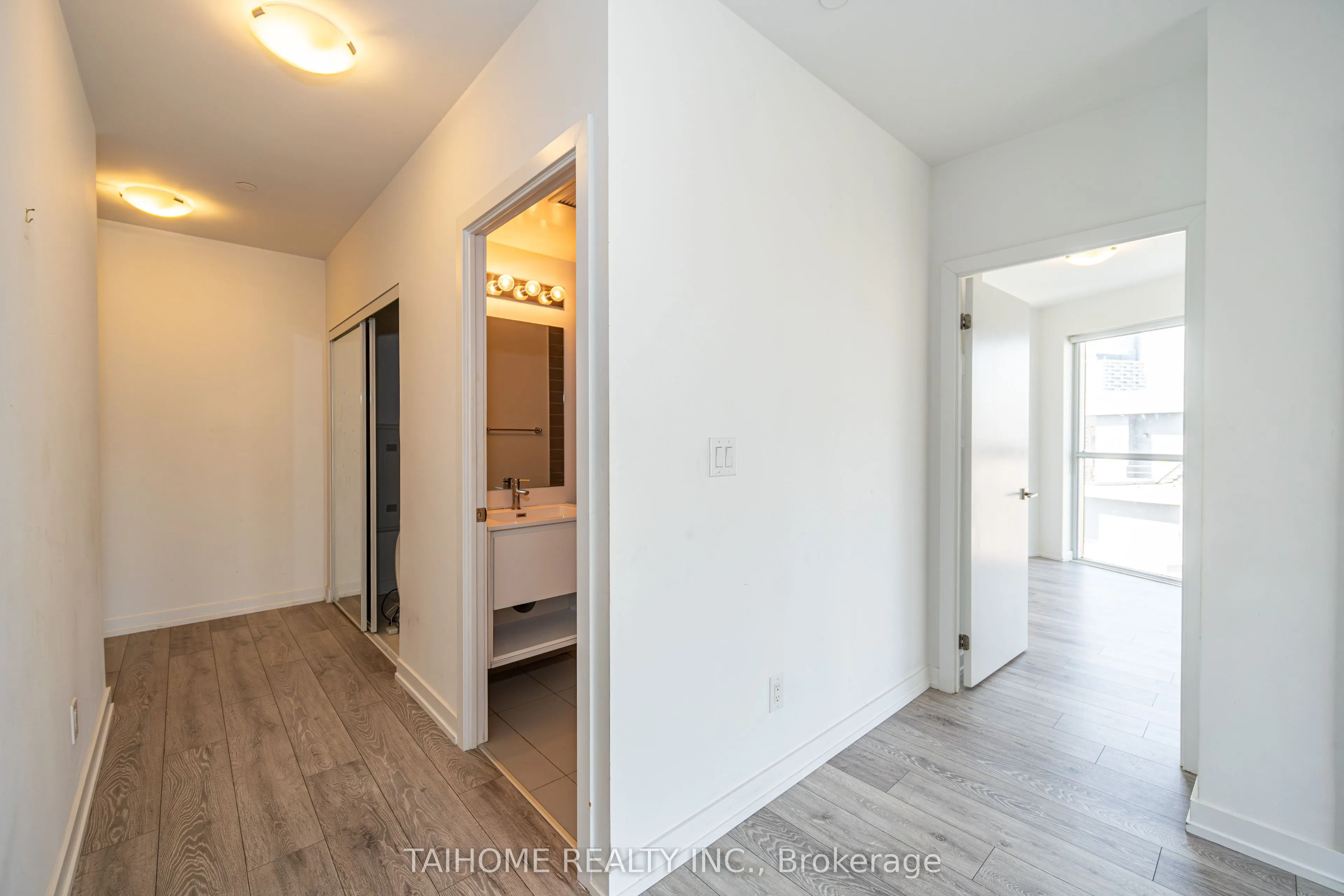 159 Wellesley Street E, #1509