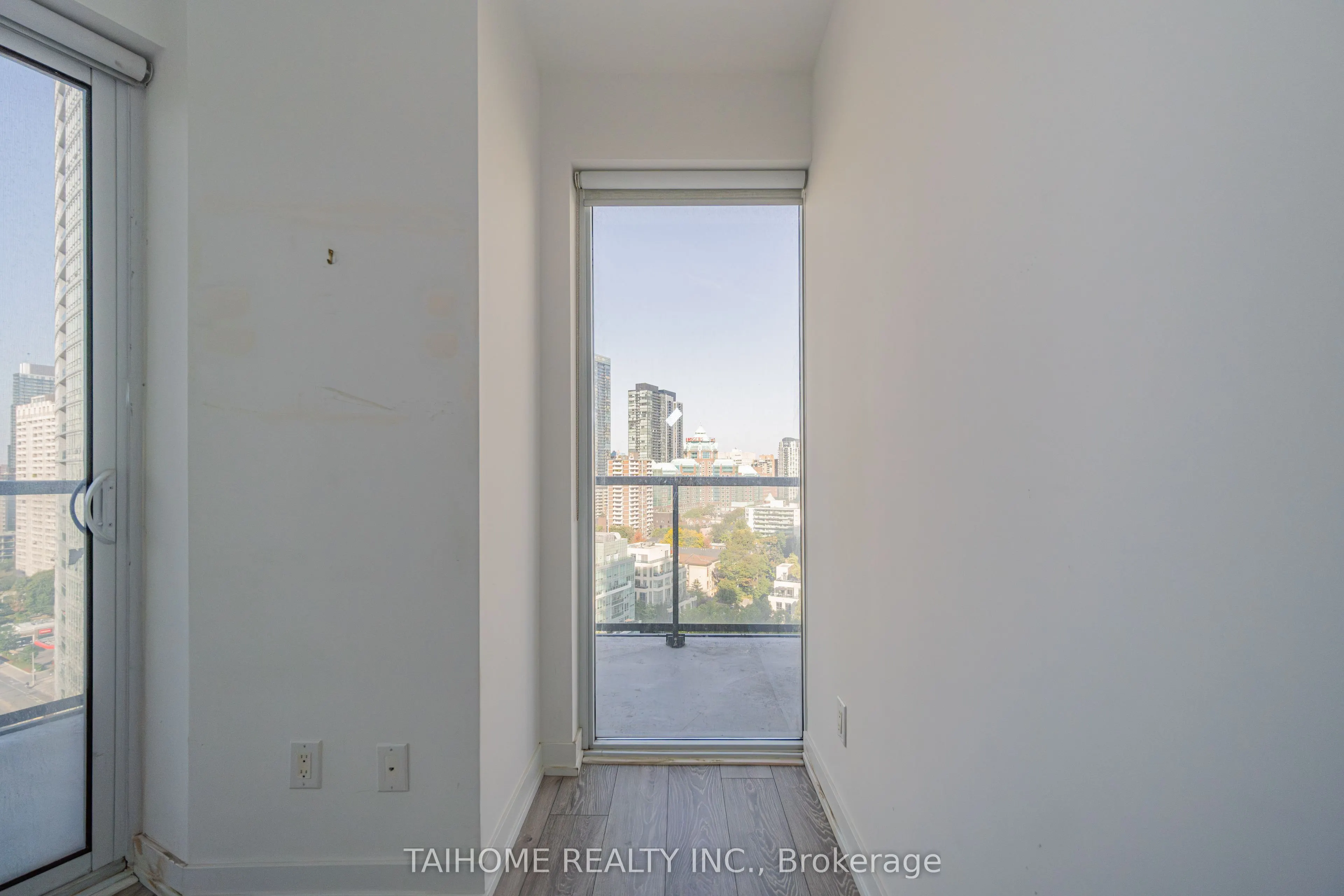 159 Wellesley Street E, #1509