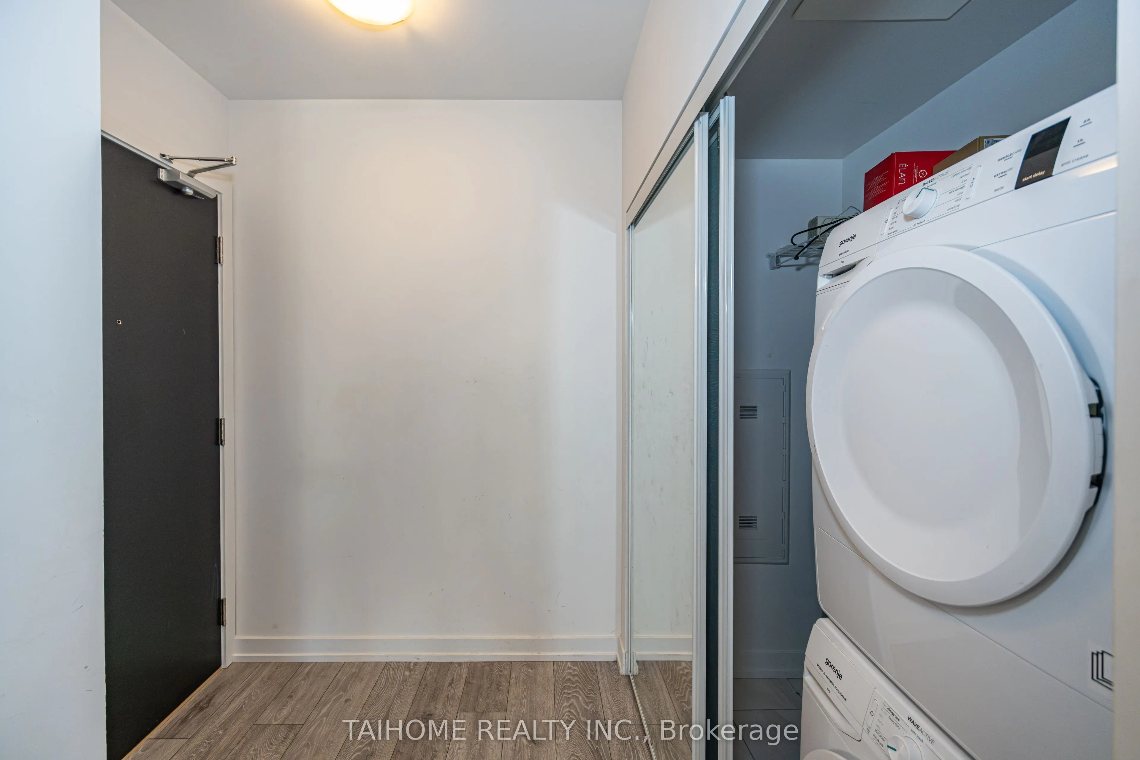 159 Wellesley Street E, #1509