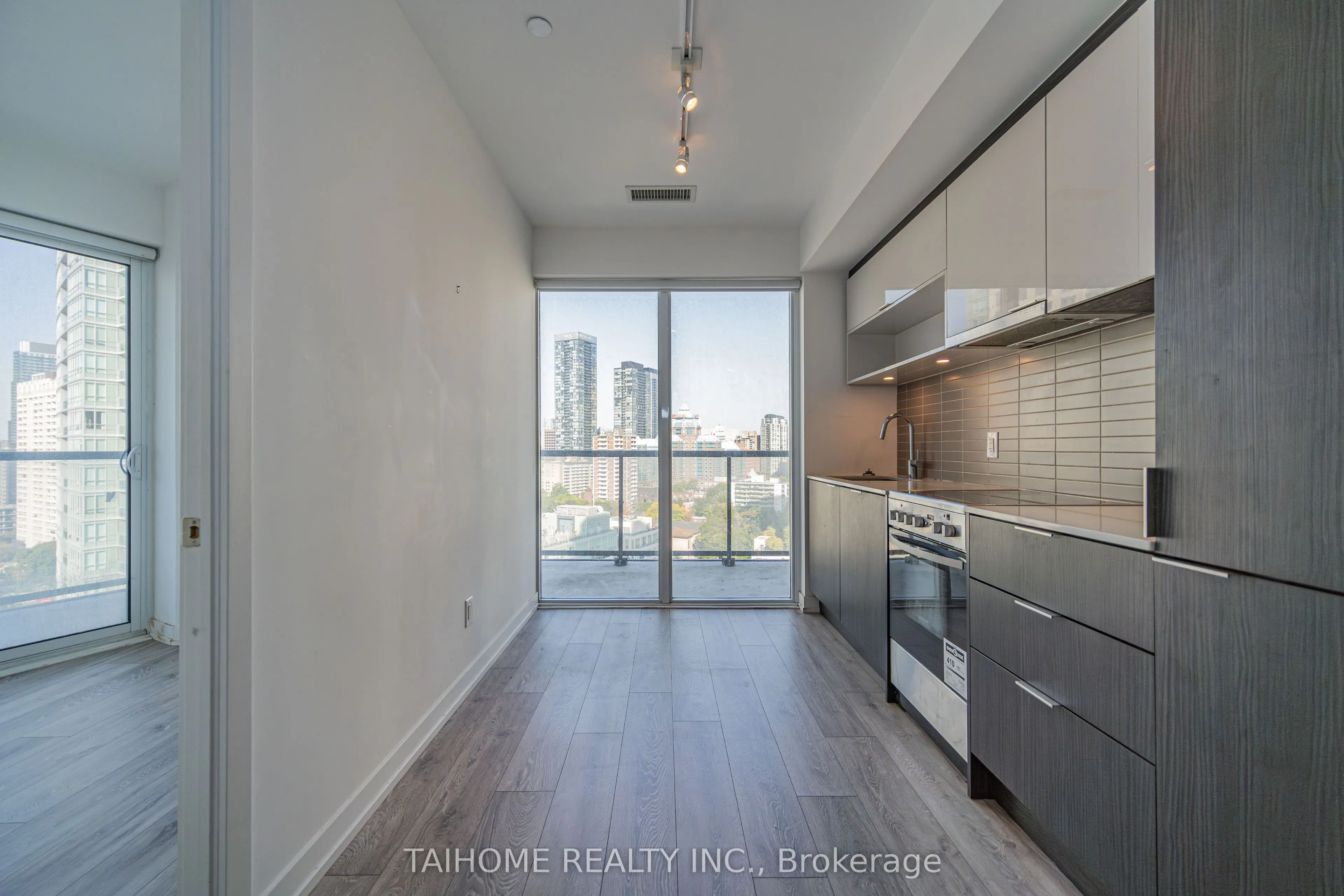 159 Wellesley Street E, #1509
