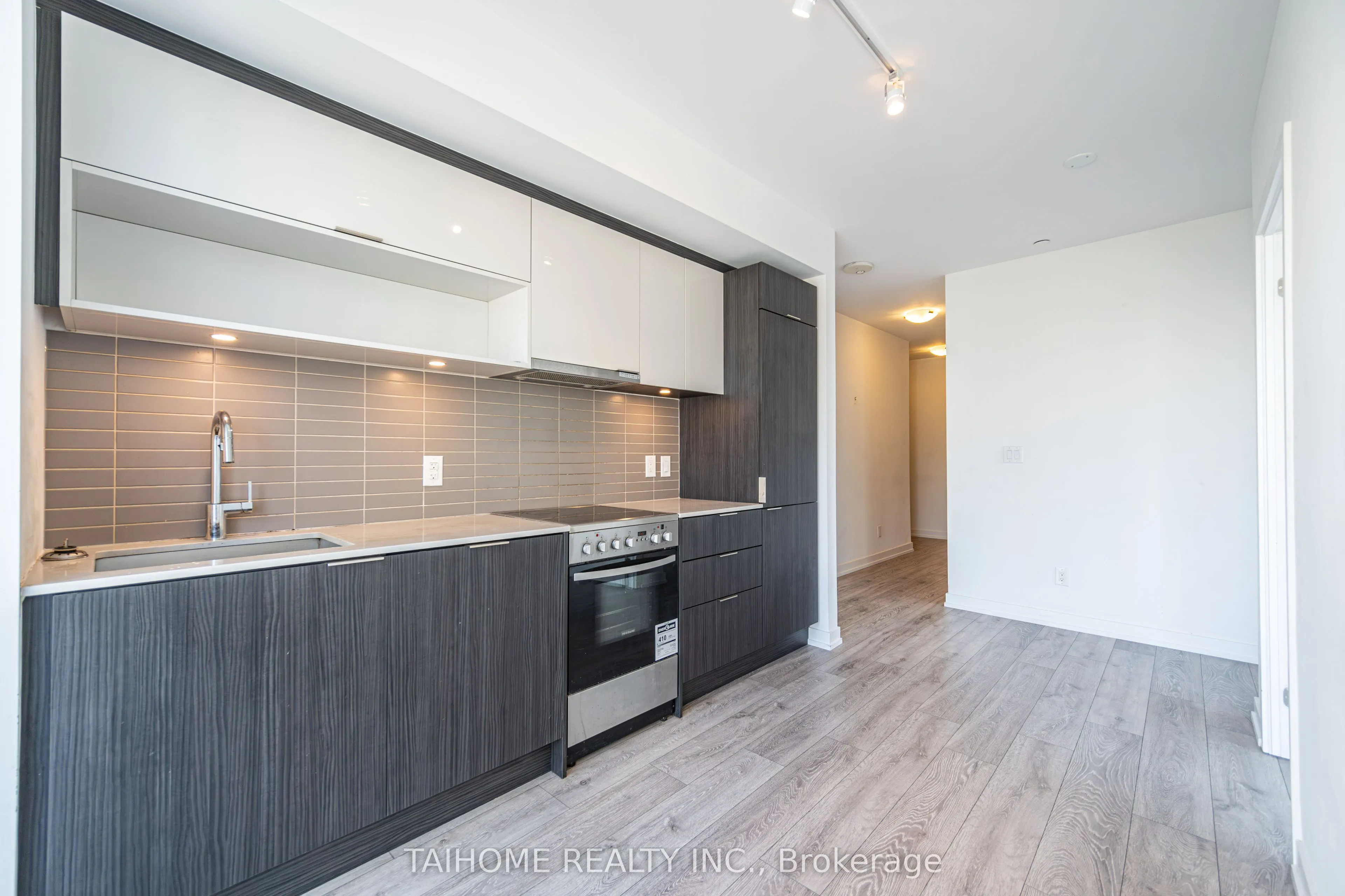 159 Wellesley Street E, #1509