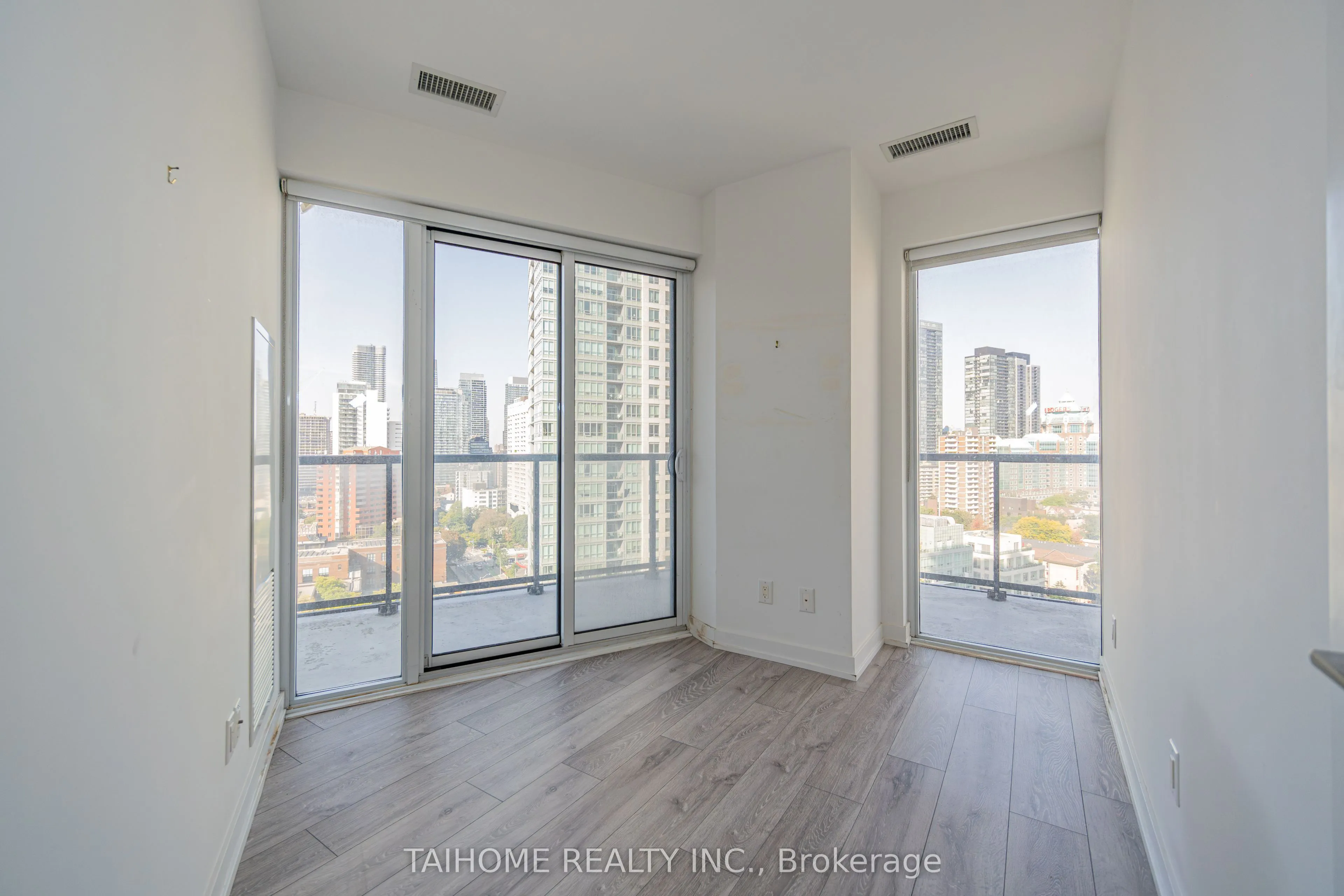 159 Wellesley Street E, #1509
