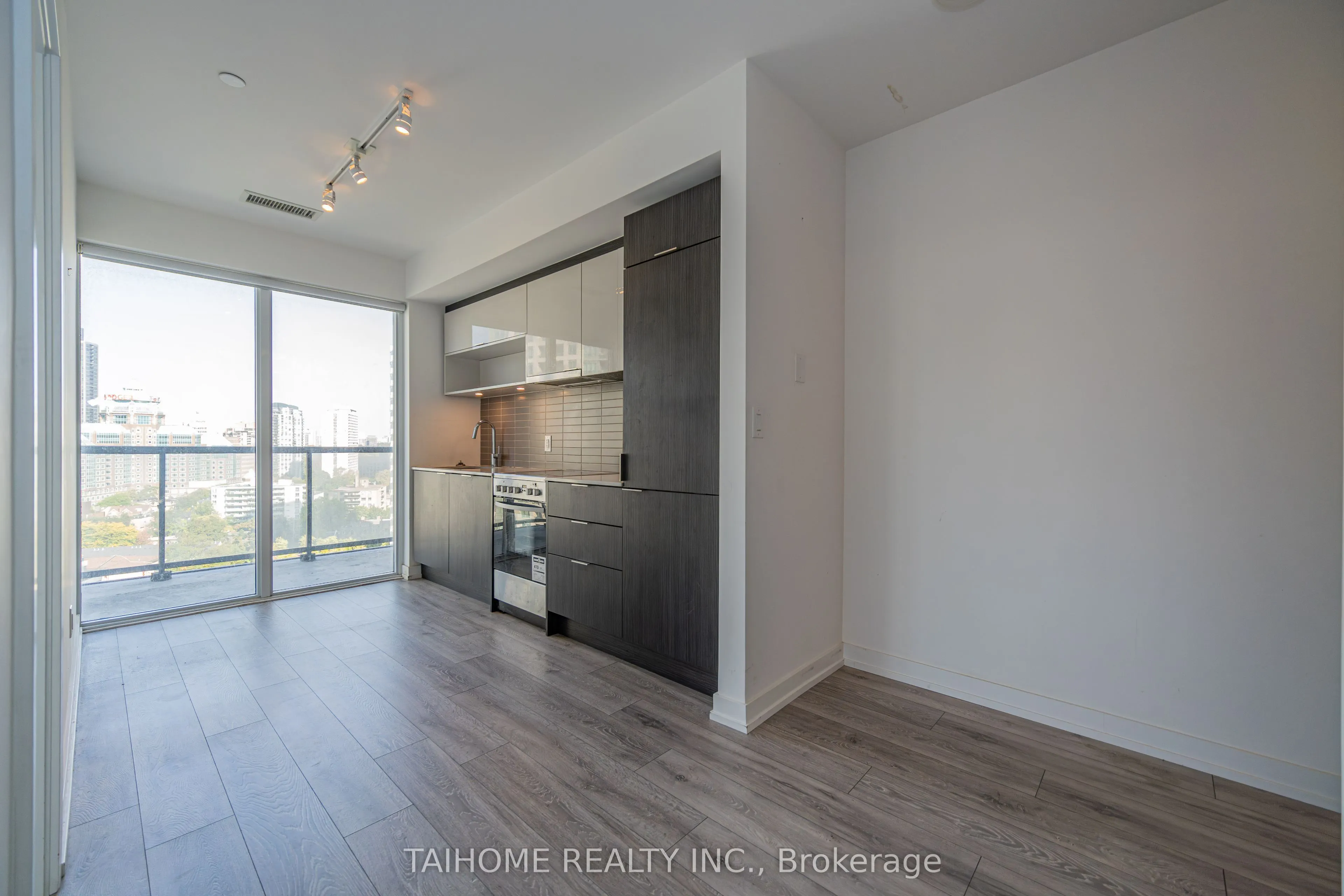 159 Wellesley Street E, #1509