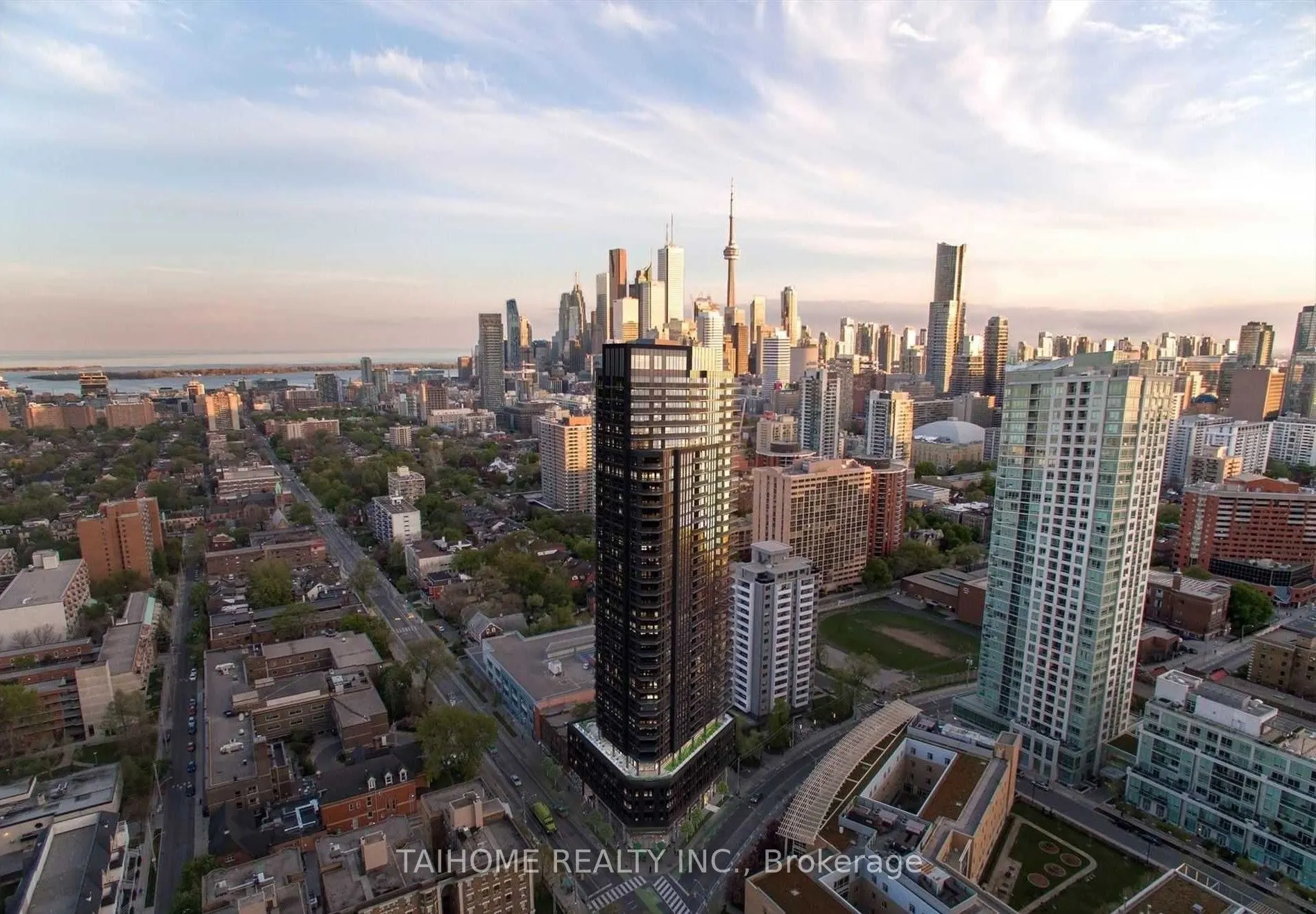 159 Wellesley Street E, #1509