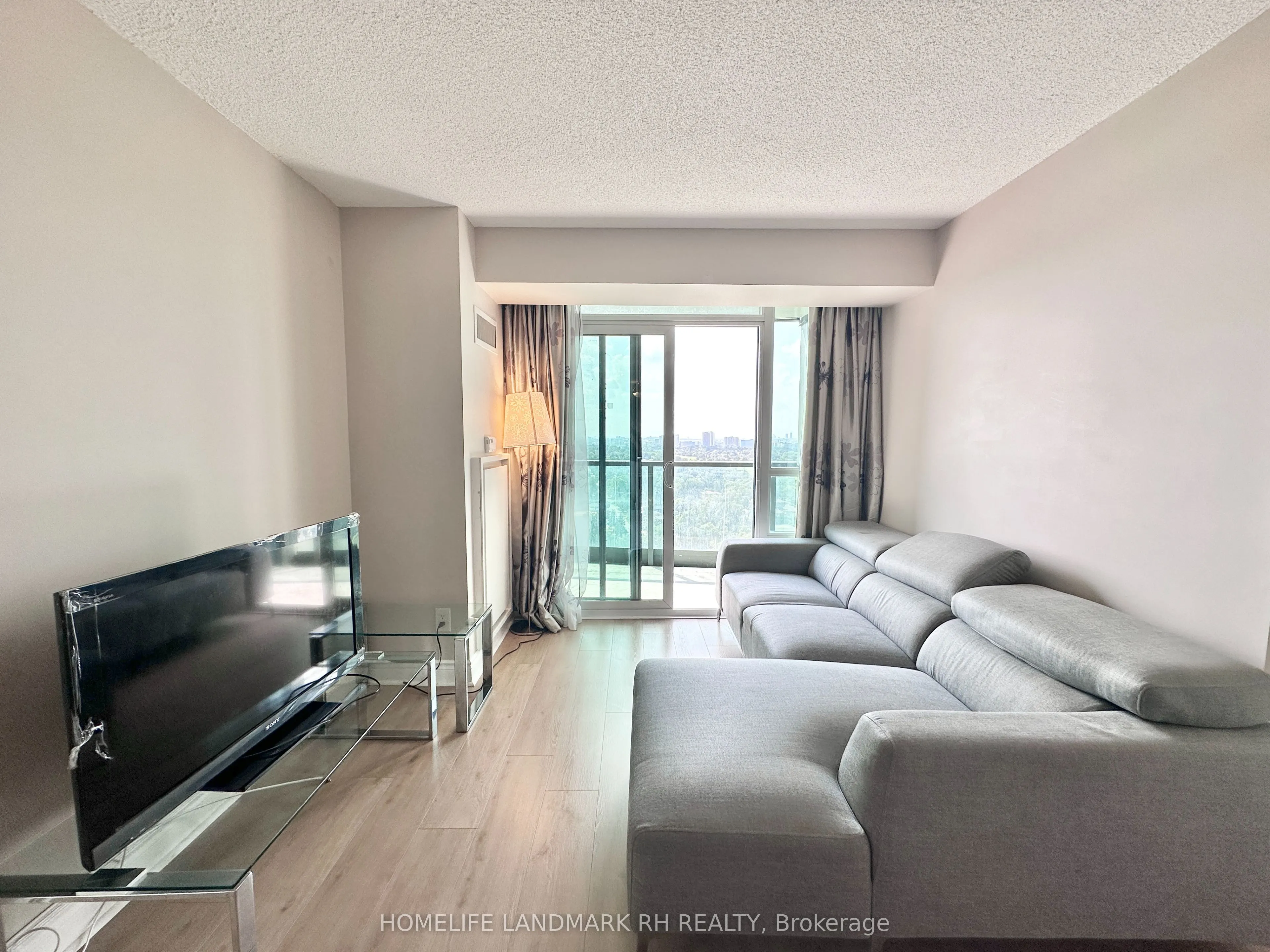 25 Greenview Avenue, #2018