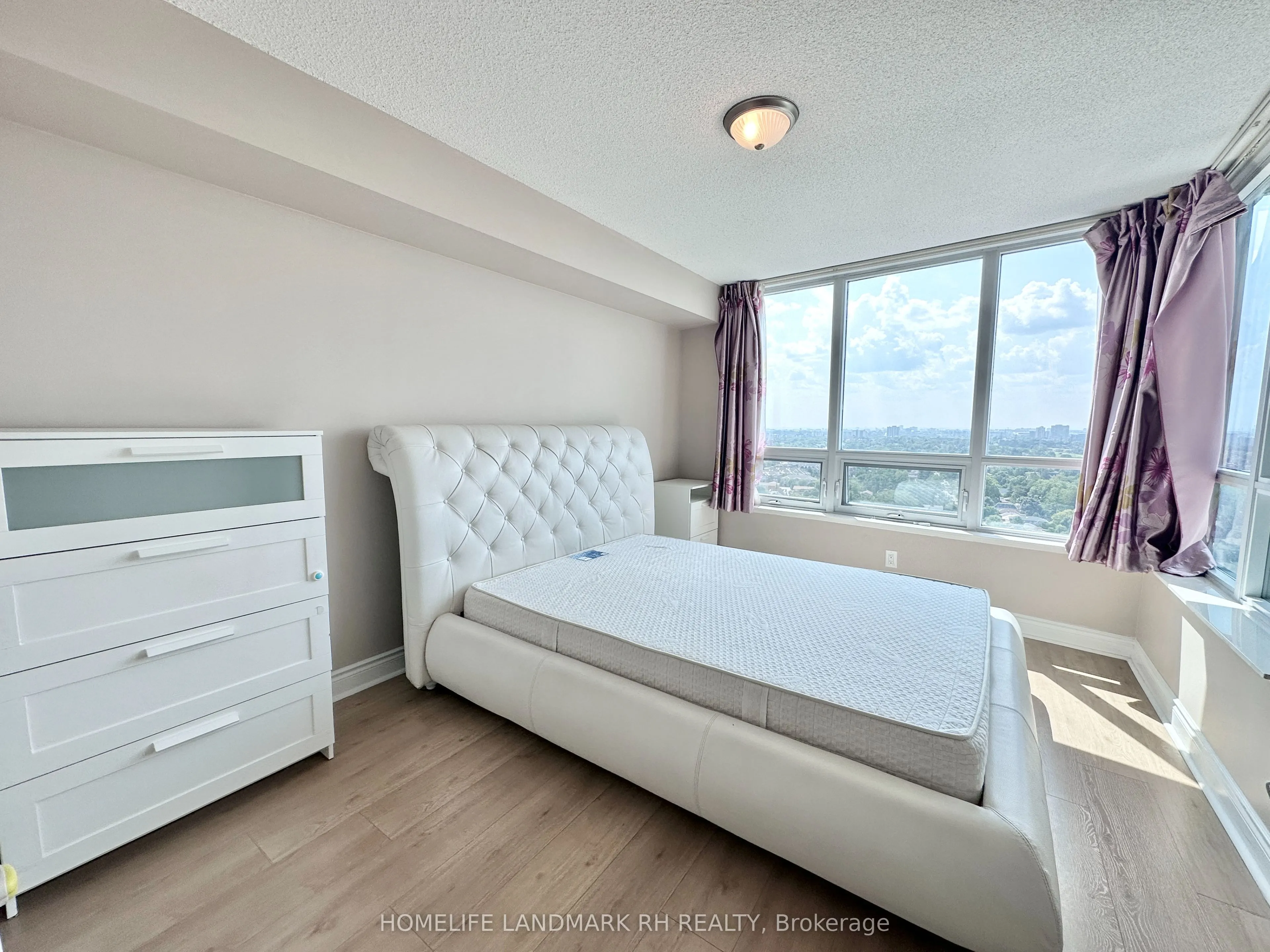 25 Greenview Avenue, #2018