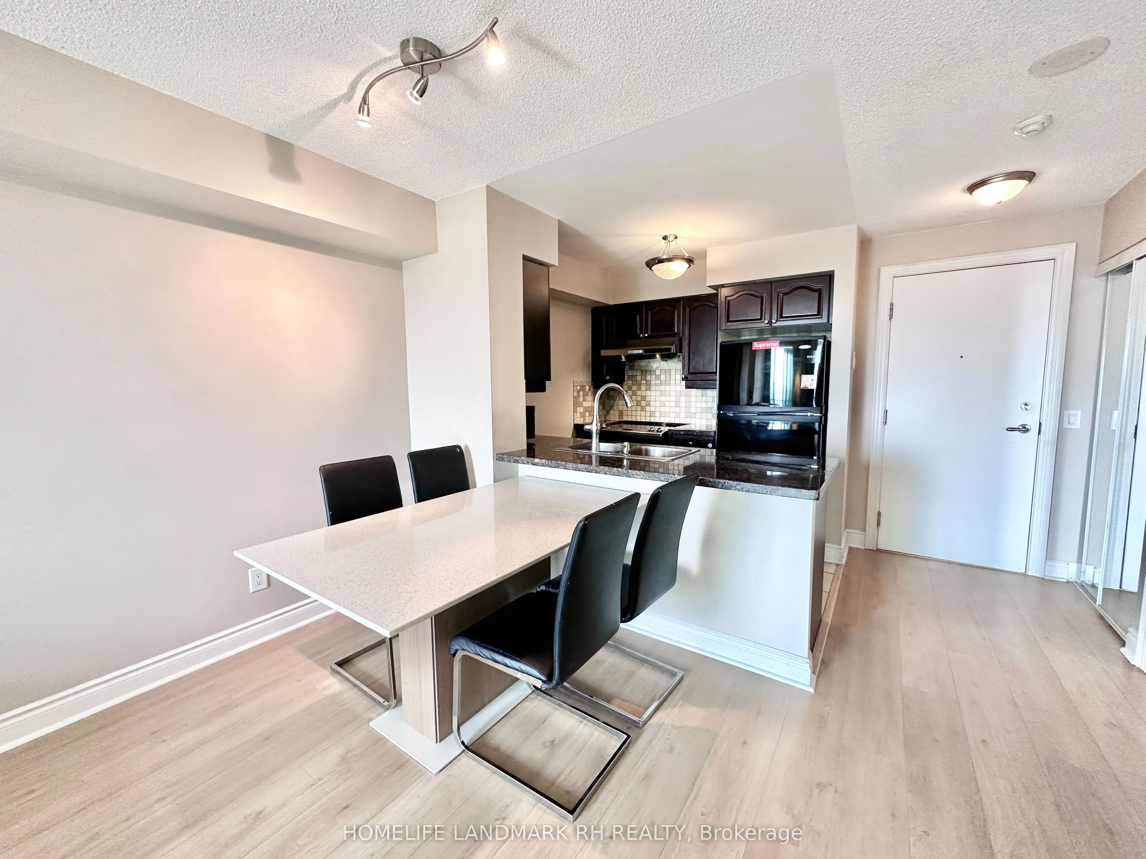 25 Greenview Avenue, #2018