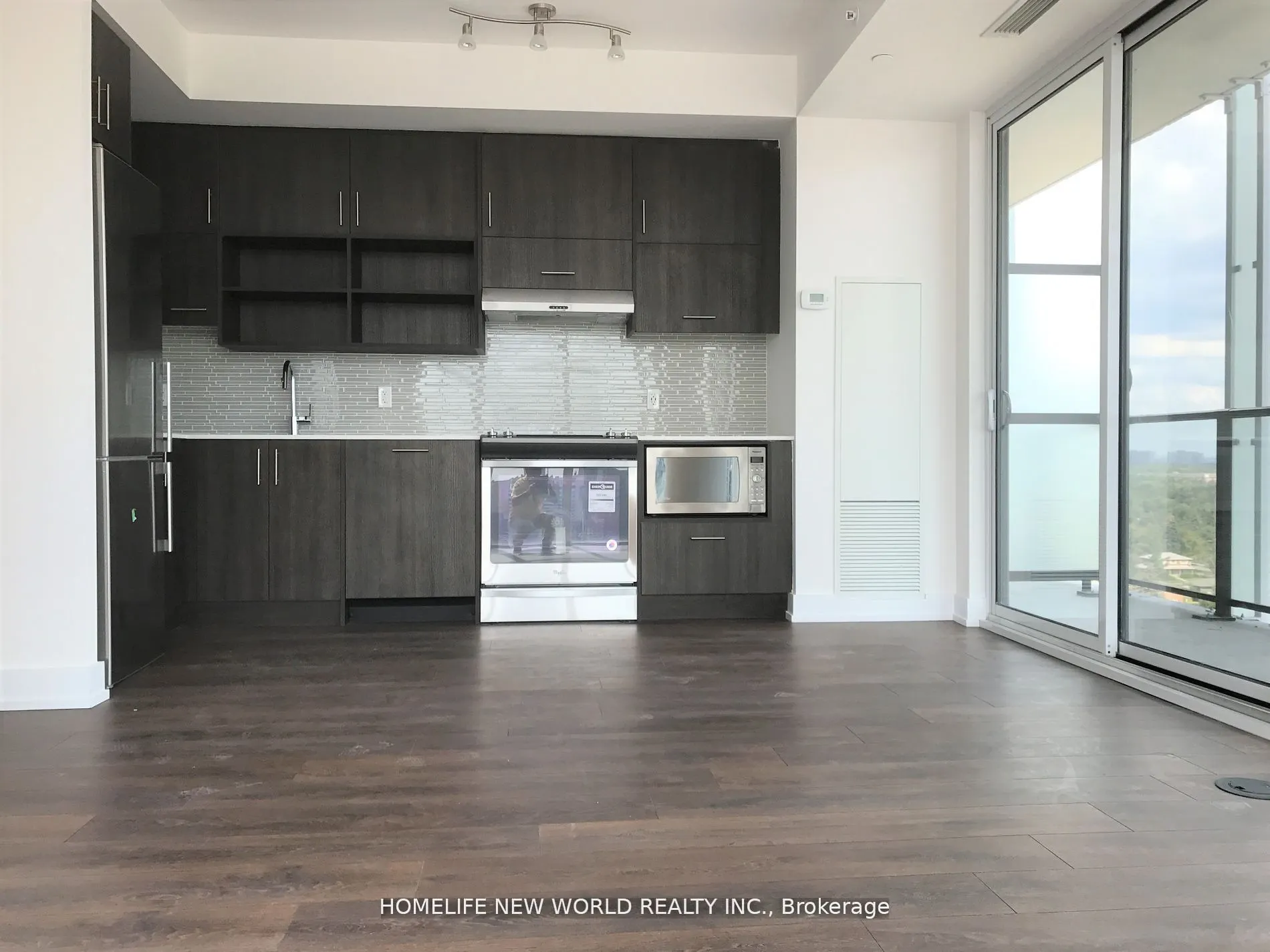 150 Fairview Mall Drive, #1211