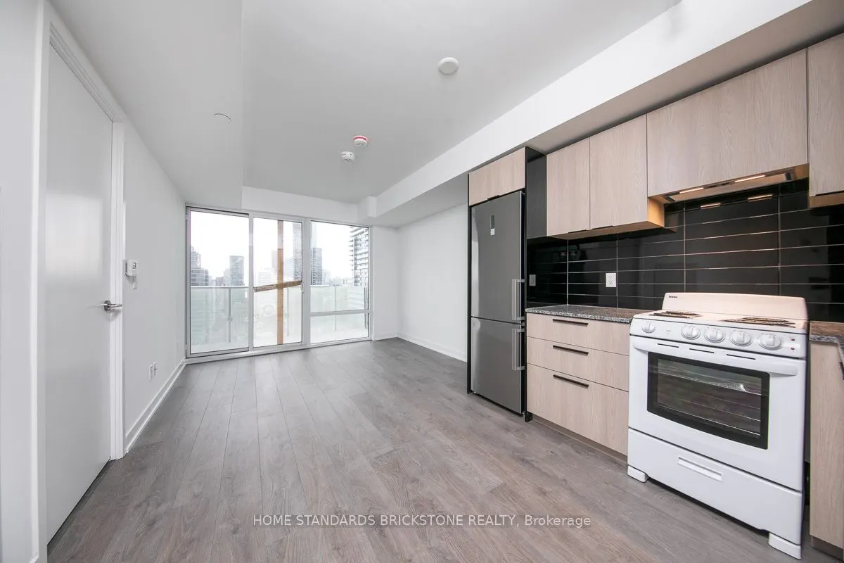 501 Yonge Street, #3010