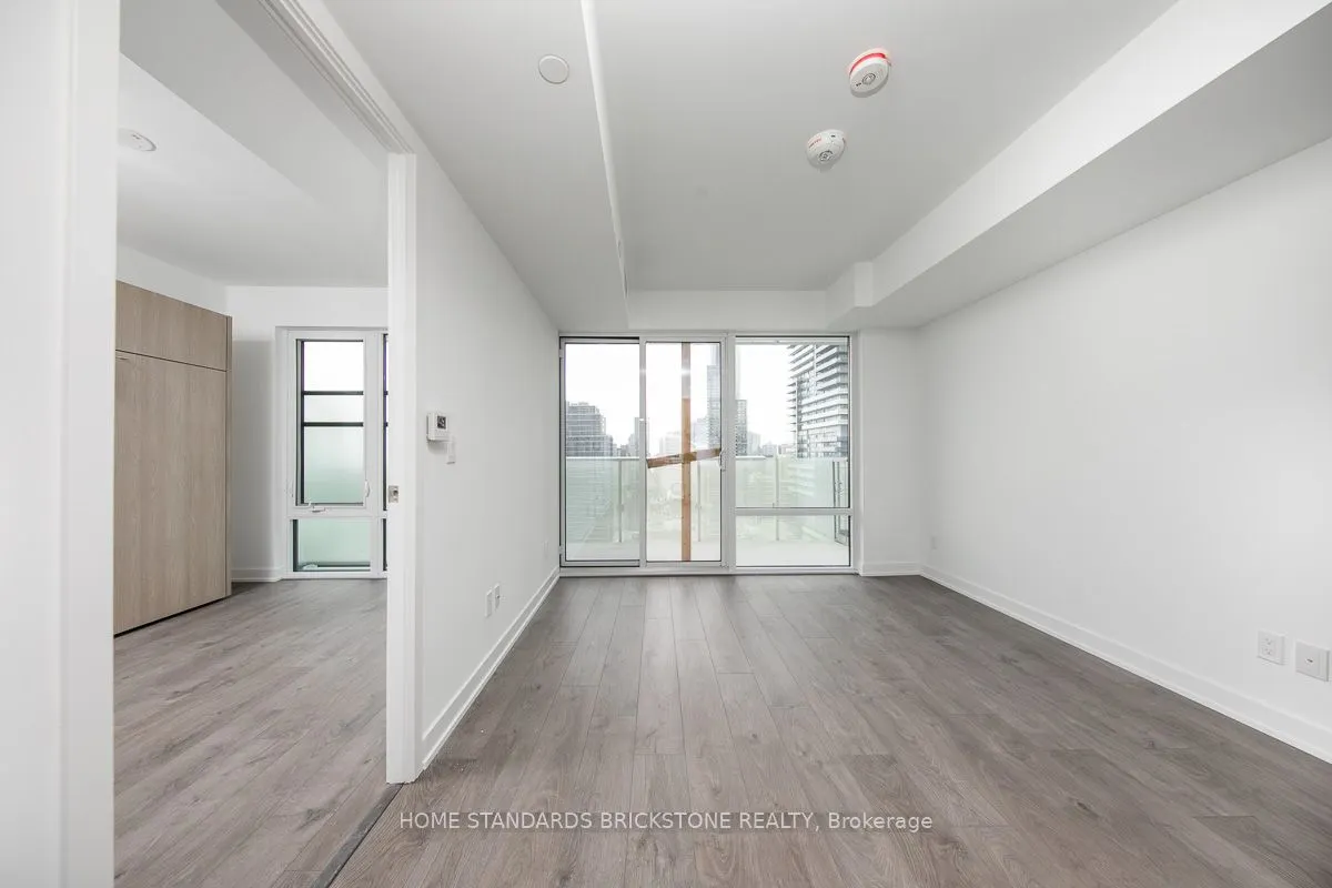 501 Yonge Street, #3010