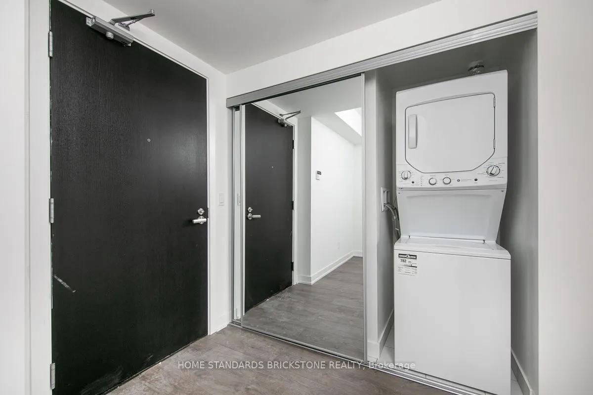 501 Yonge Street, #3010