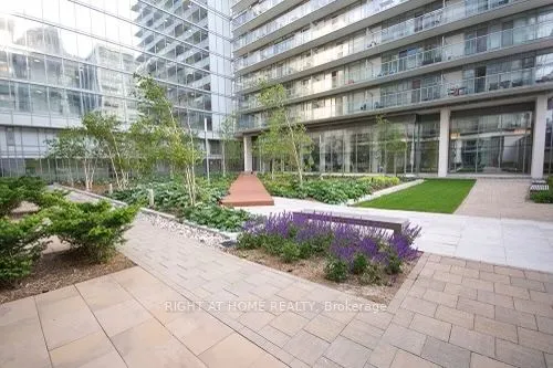 90 Stadium Road, #830