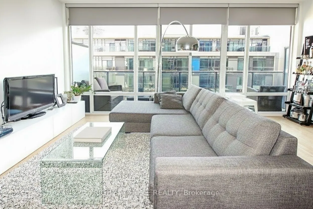 90 Stadium Road, #830