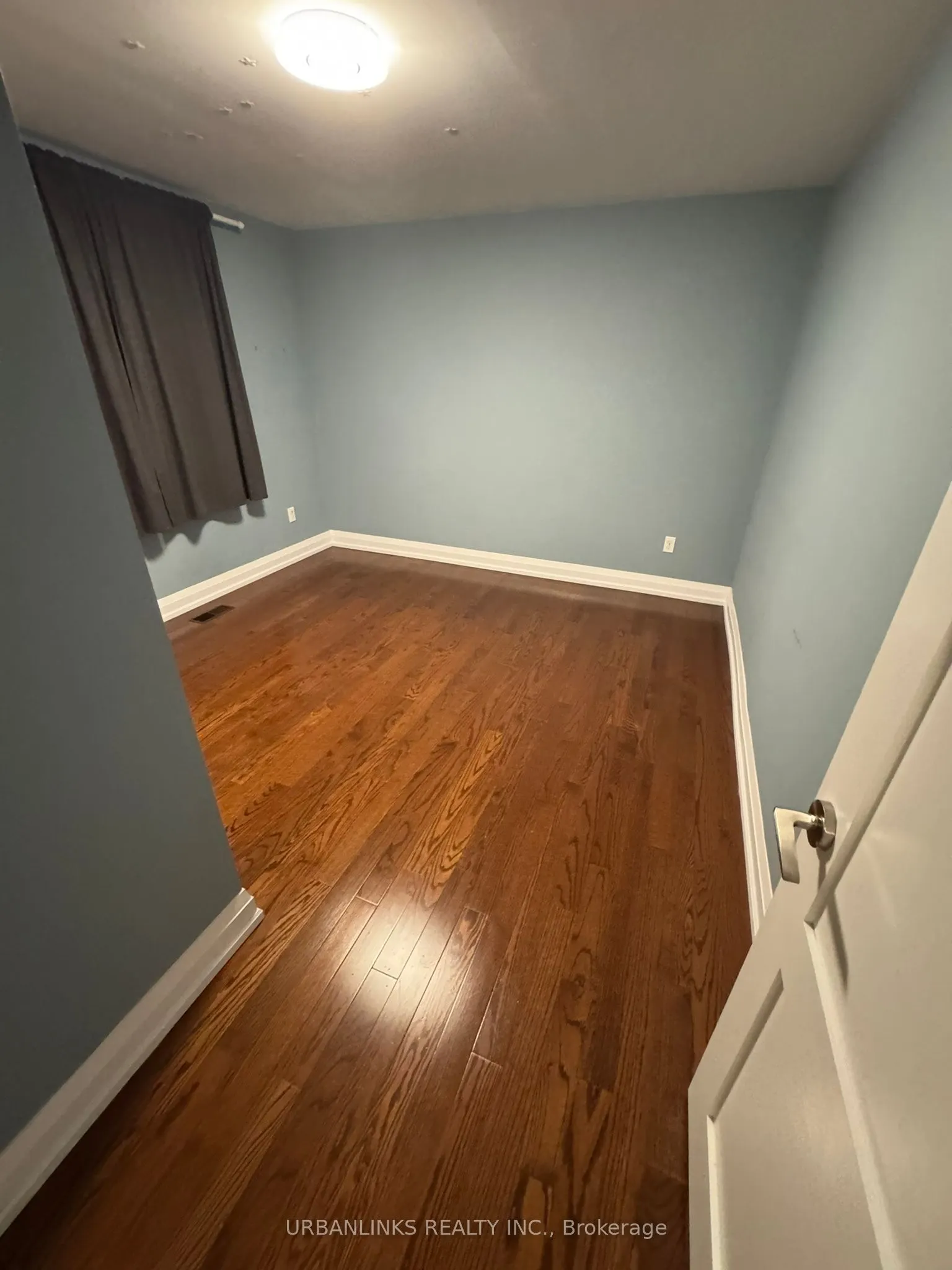 7 Shaughnessy Boulevard