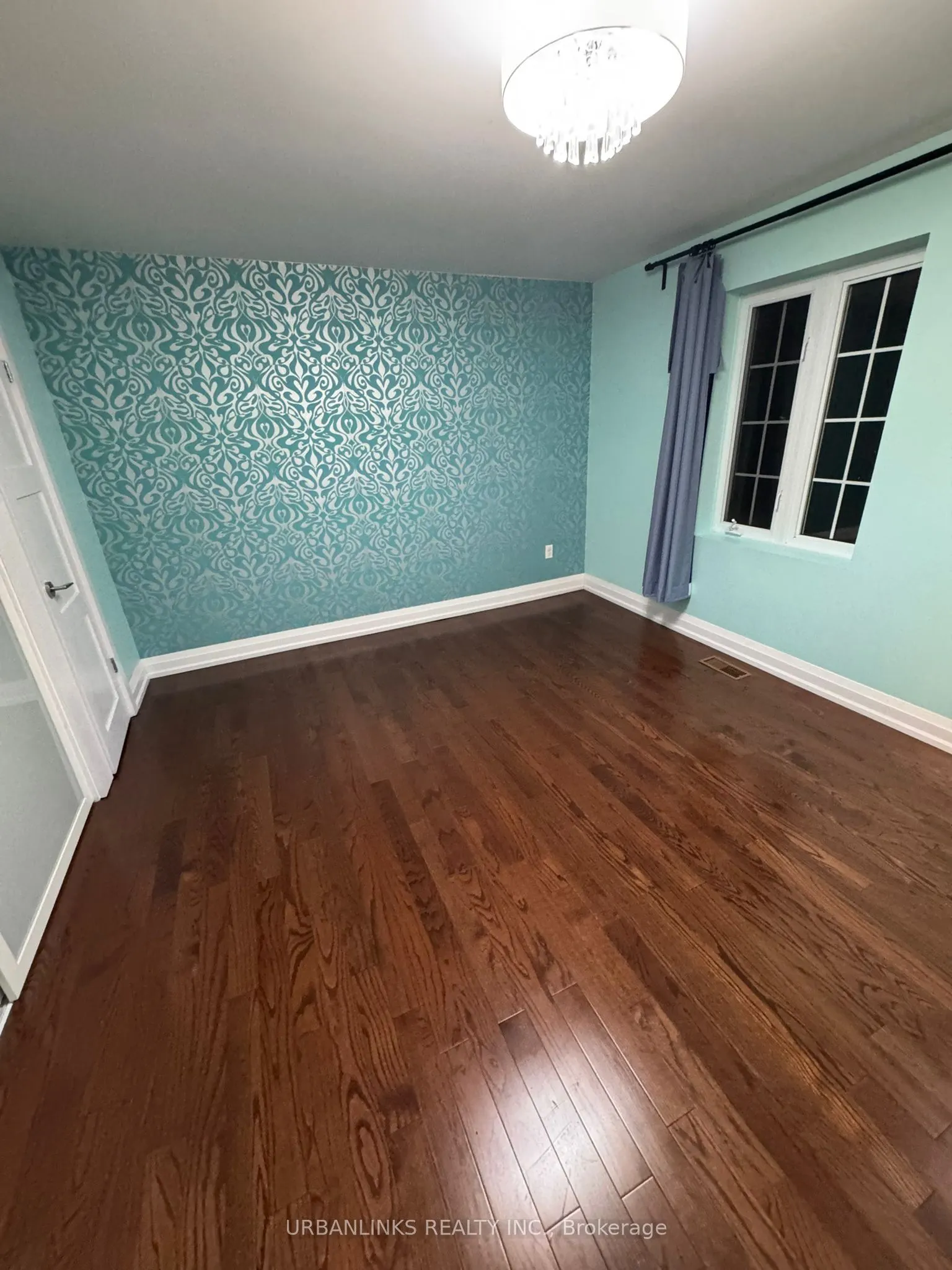 7 Shaughnessy Boulevard
