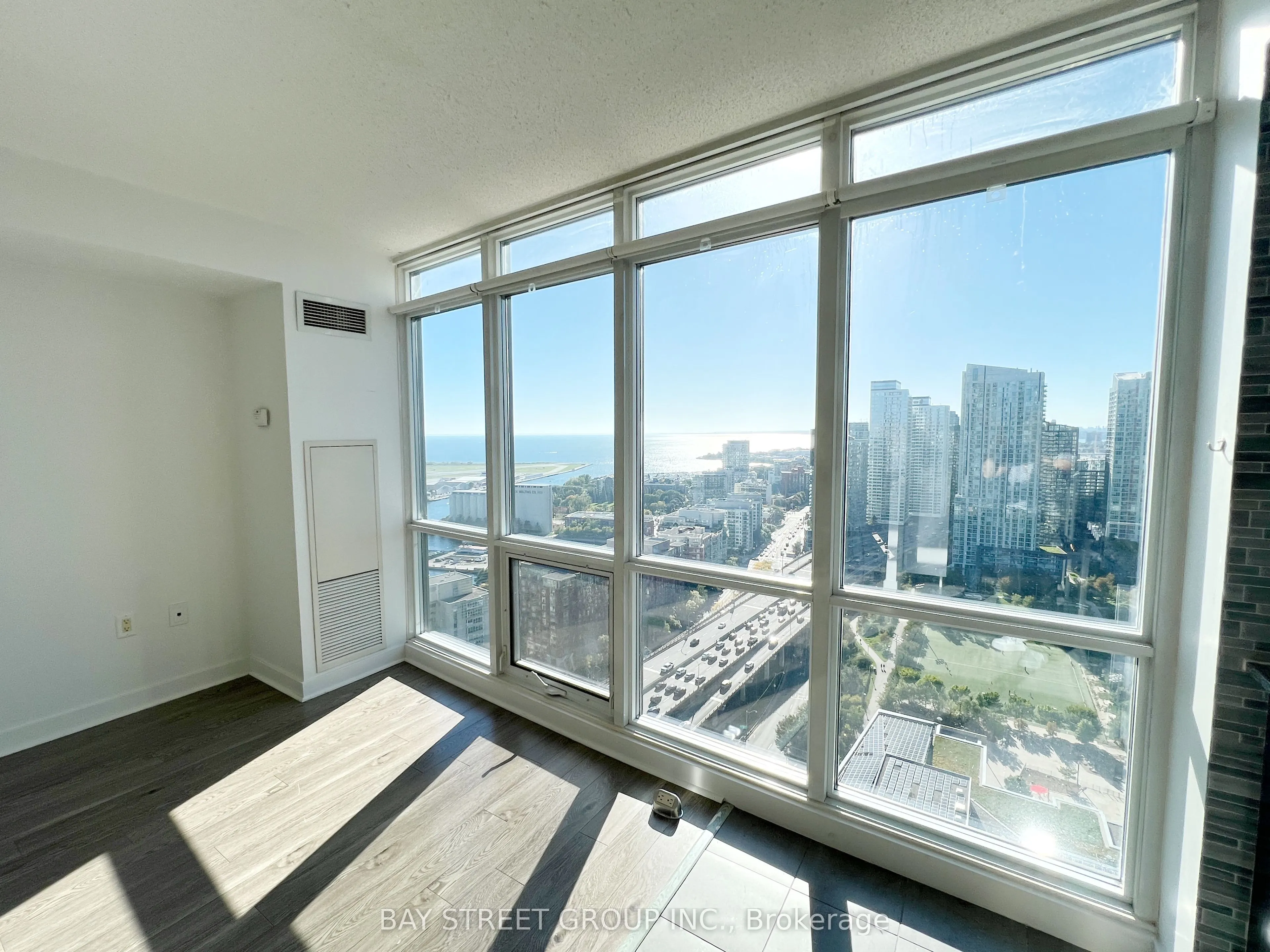 11 Brunel Court, #3716
