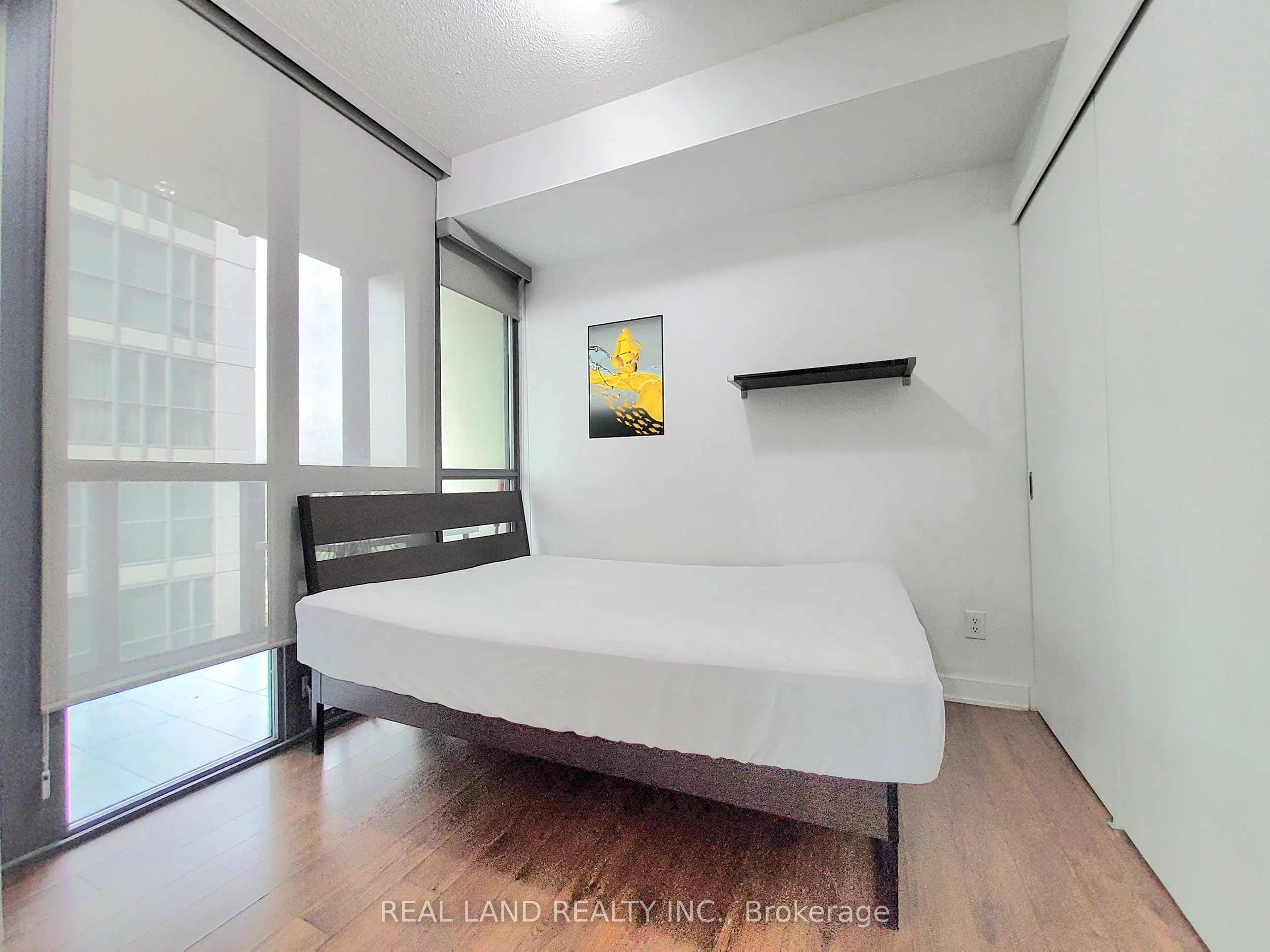 110 Charles Street E, #4005